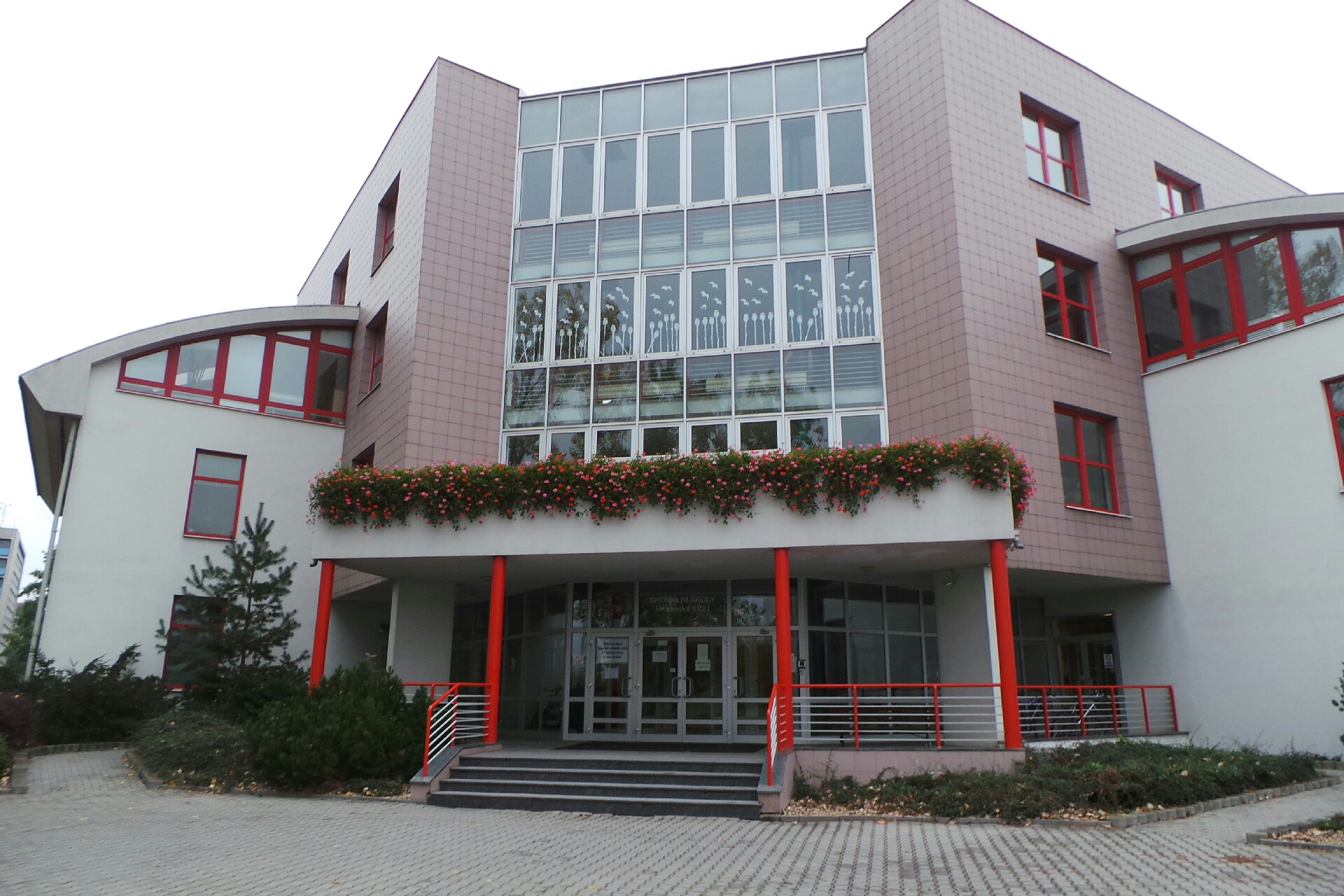 MŠ, Speciální základní škola a Praktická škola Hradec Králové