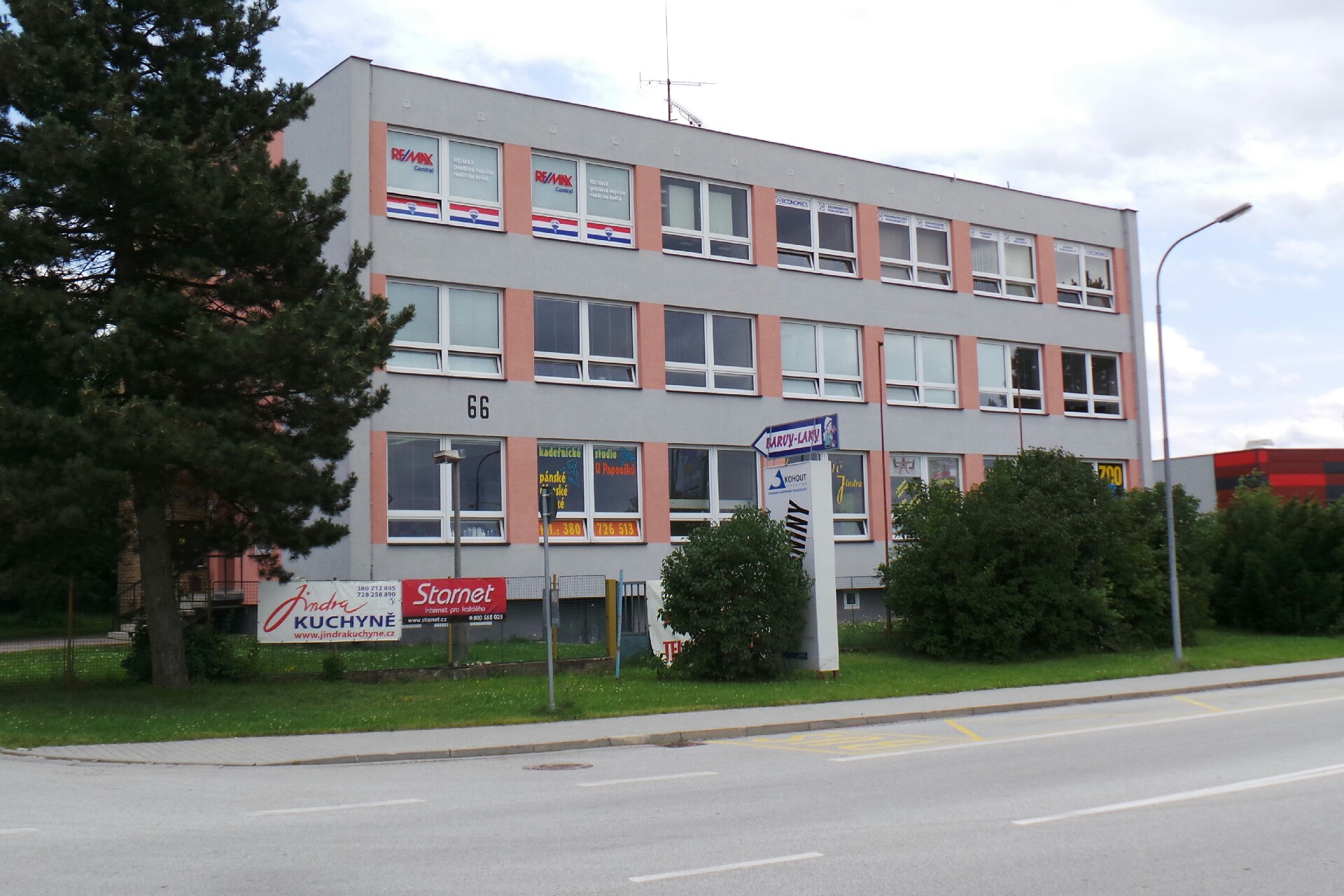 JINDRA KUCHYNĚ - INTERIERY foto 6