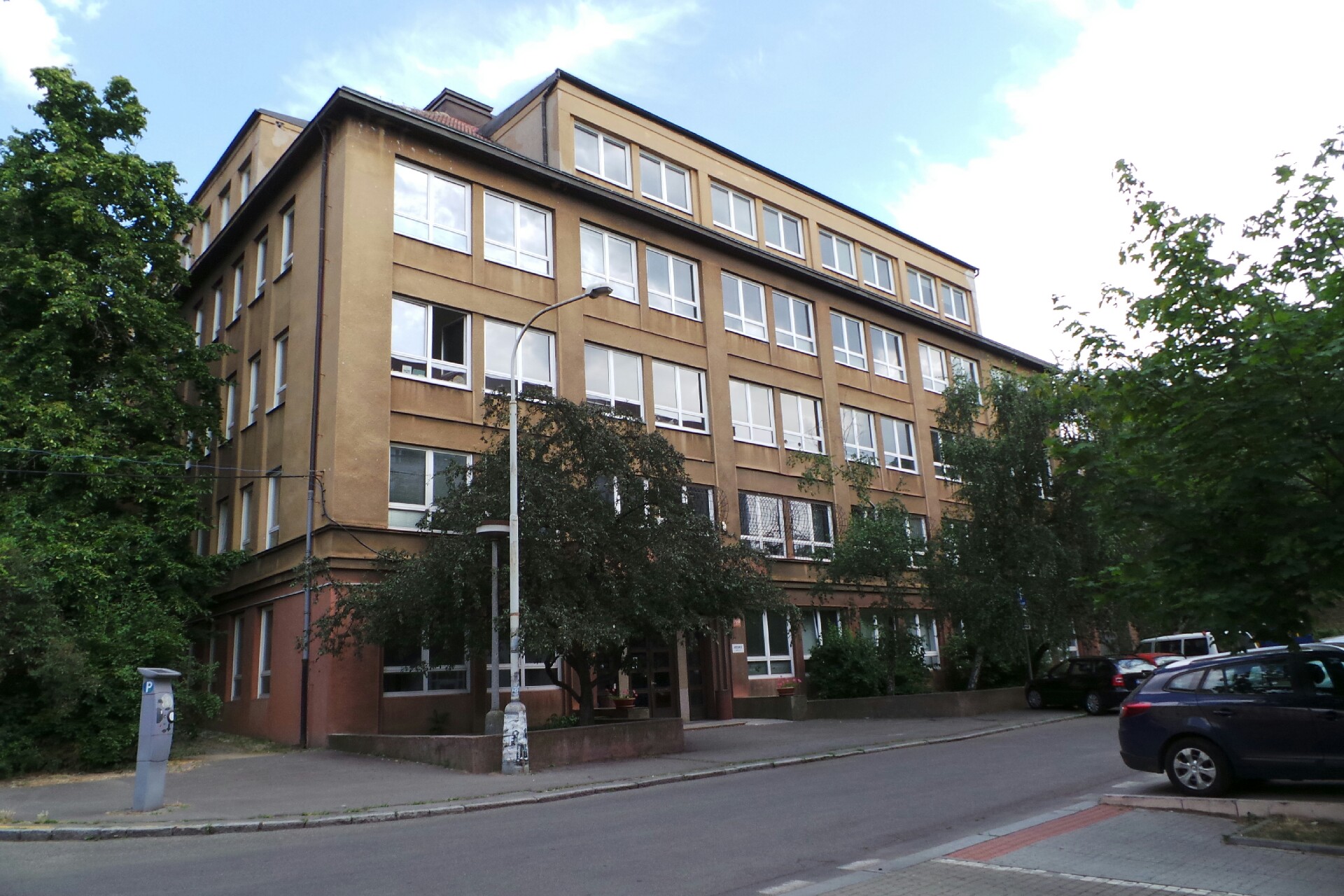 České vysoké učení technické v Praze - Knihovna Ústavu letecké dopravy Fakulty dopravní