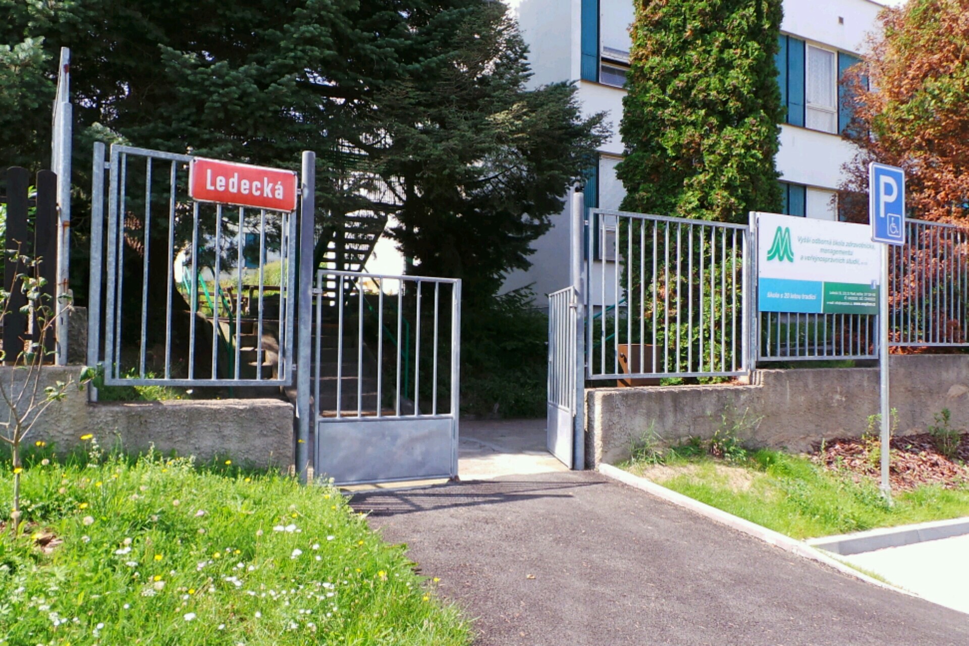 Vyšší odborná škola zdravotnická, managementu a veřejnosprávních studií, s.r.o.