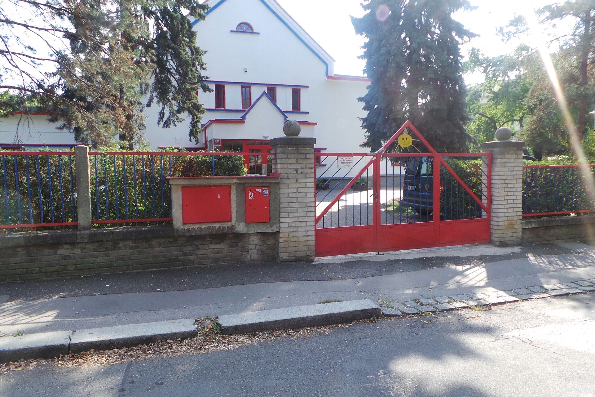 DC Paprsek - Středisko Hloubětín foto 1