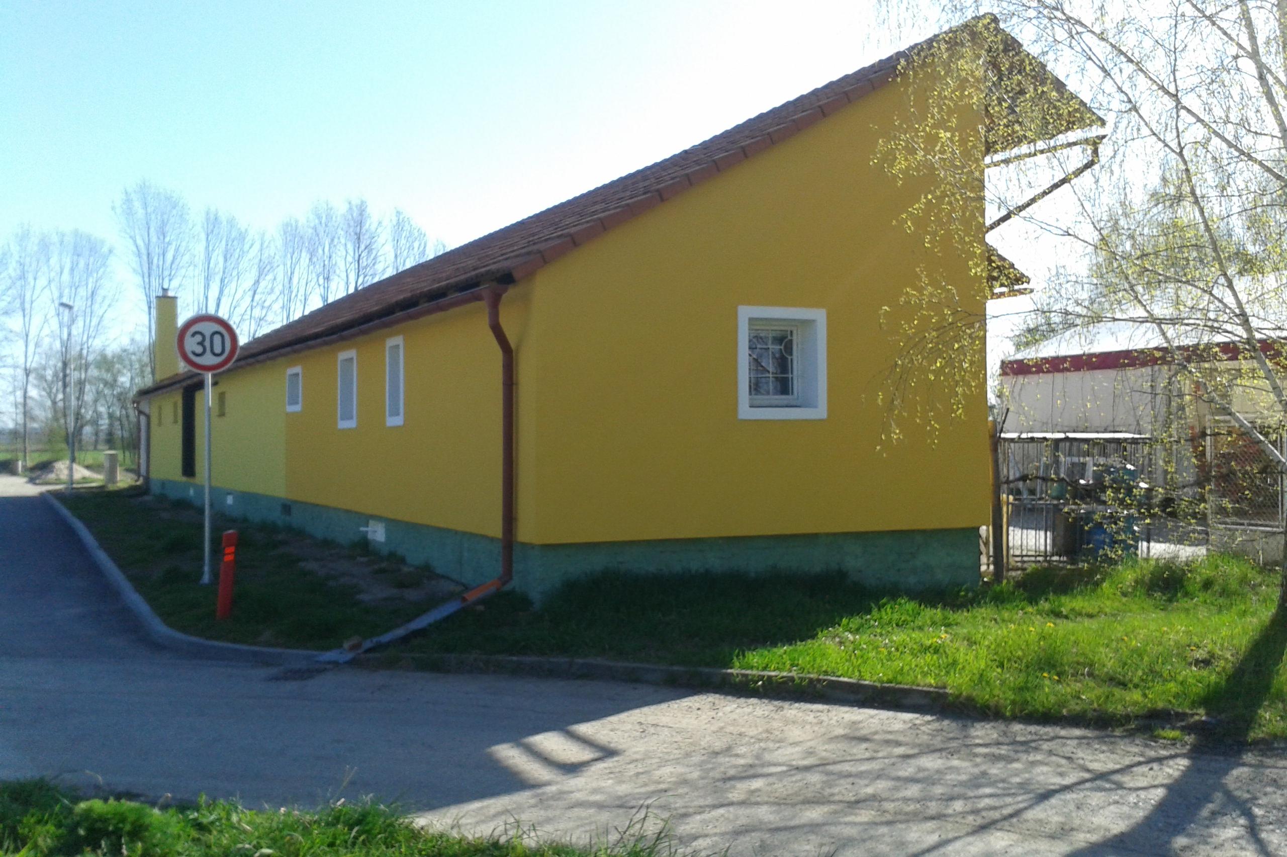 Miloslav Hladík - stavební činnost a velkoobchod