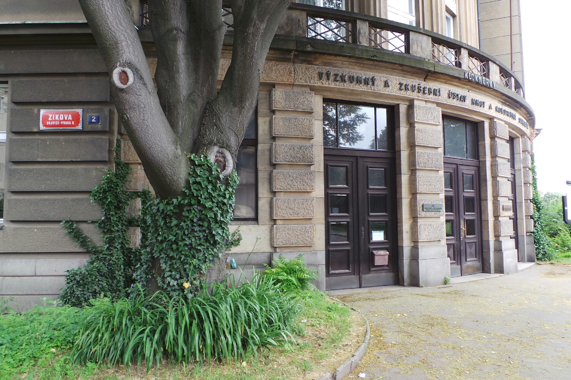 České vysoké učení technické v Praze - Katedra jazyků Fakulty elektrotechnické