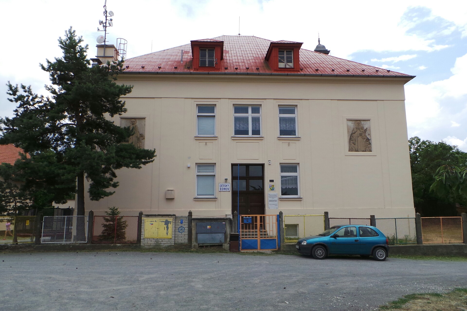 Dětský domov a Školní jídelna, Plumlov