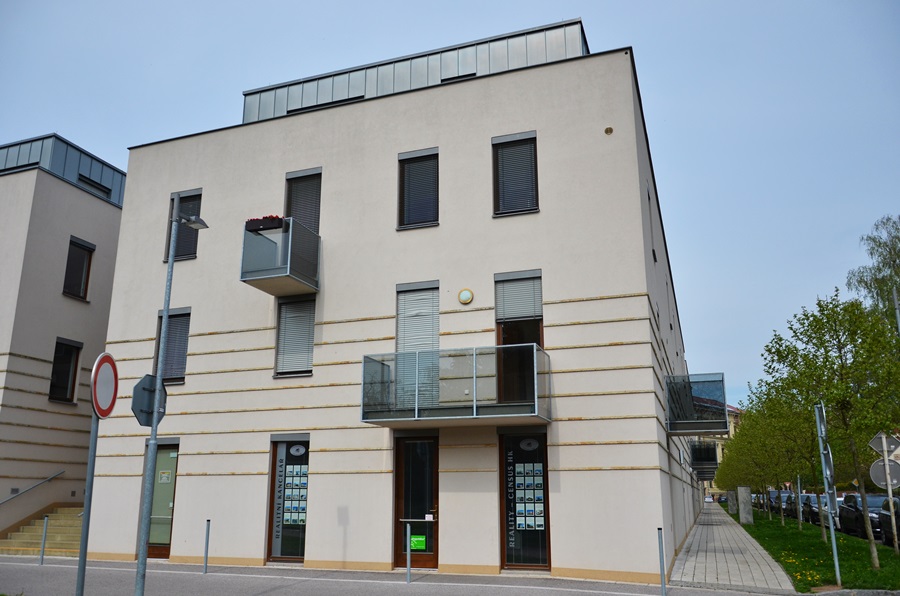 Znalecká a realitní CENSUS - HK foto 2