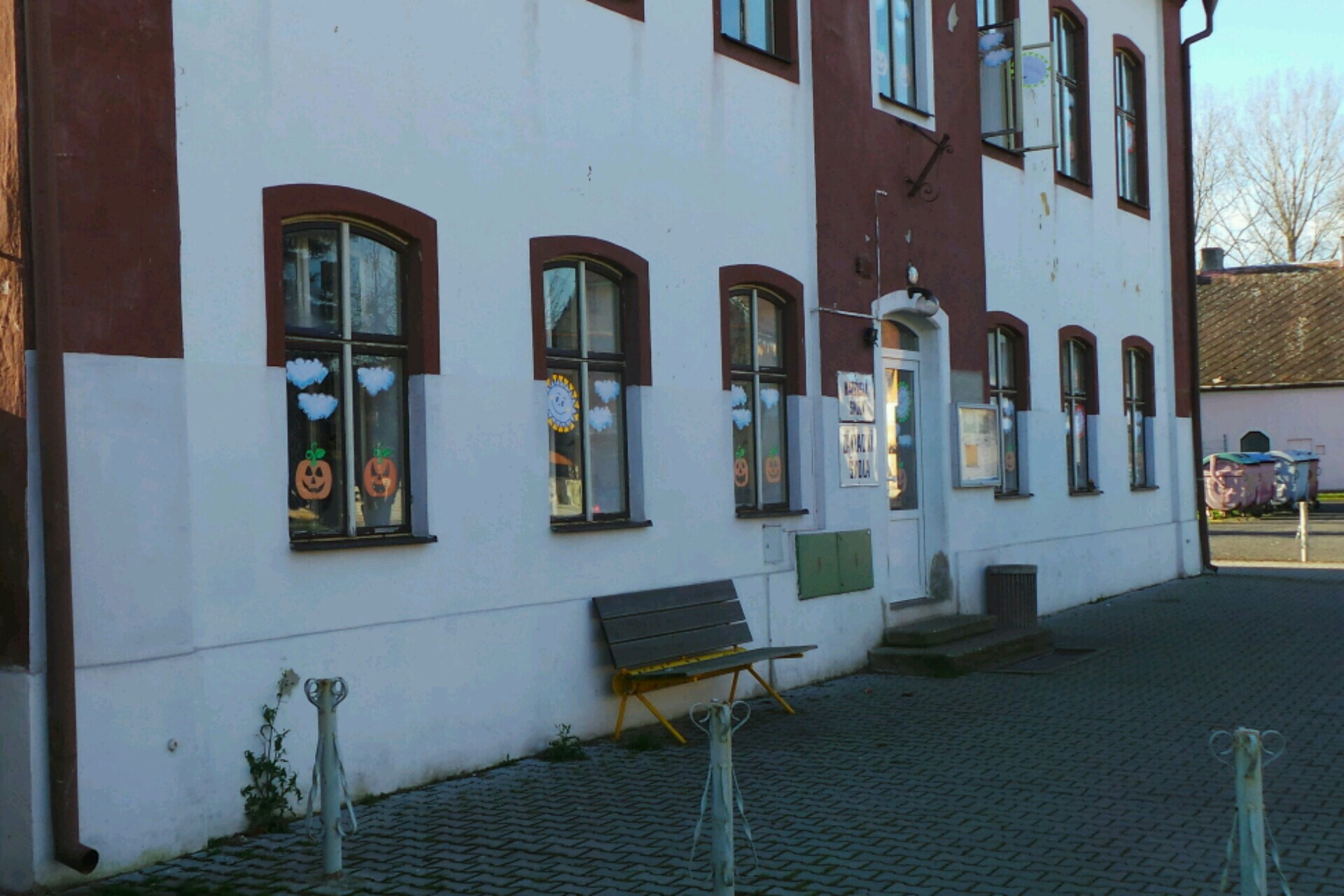 MŠ Vilémov, Náměstí