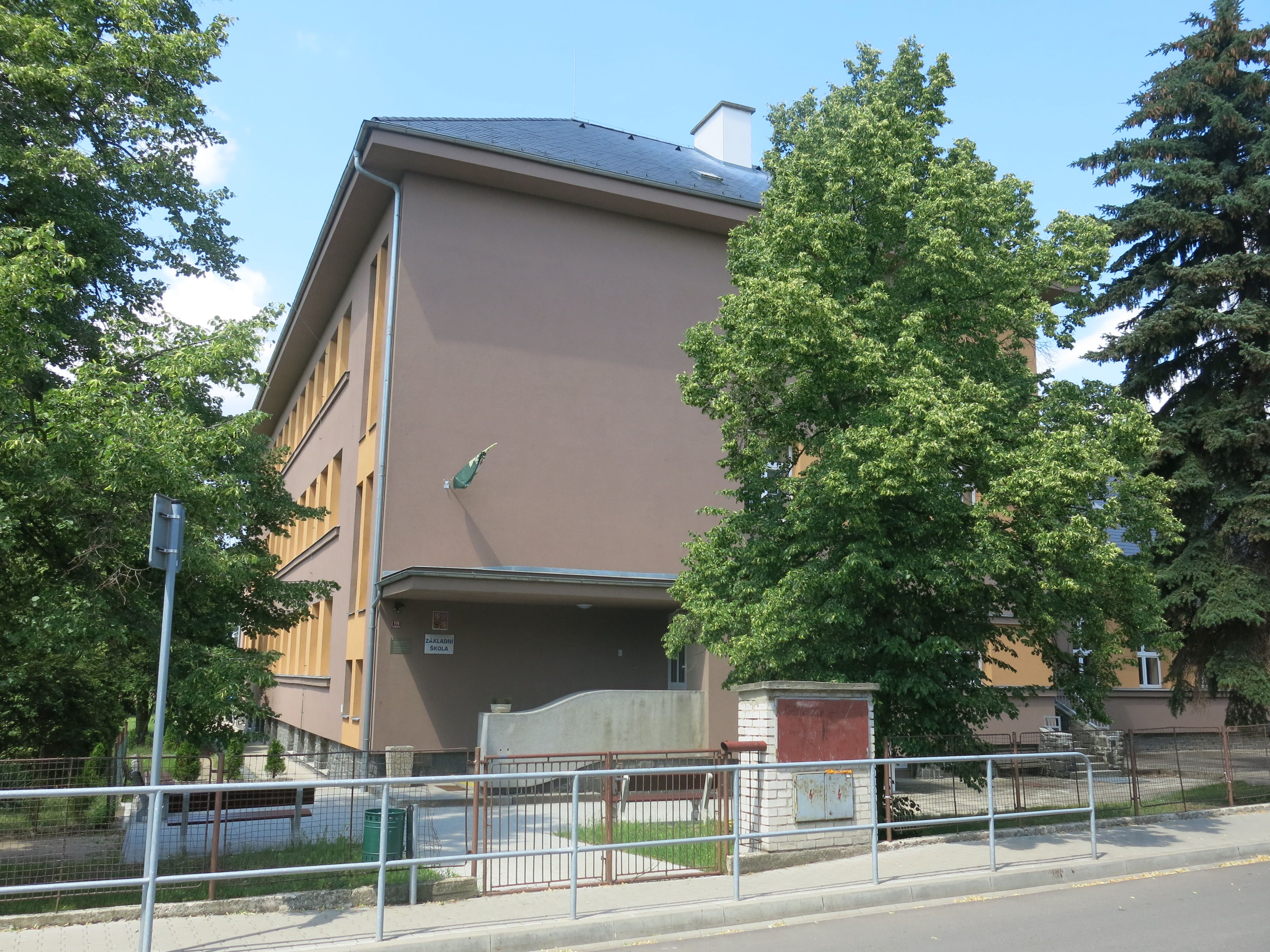 Základní škola Polepy