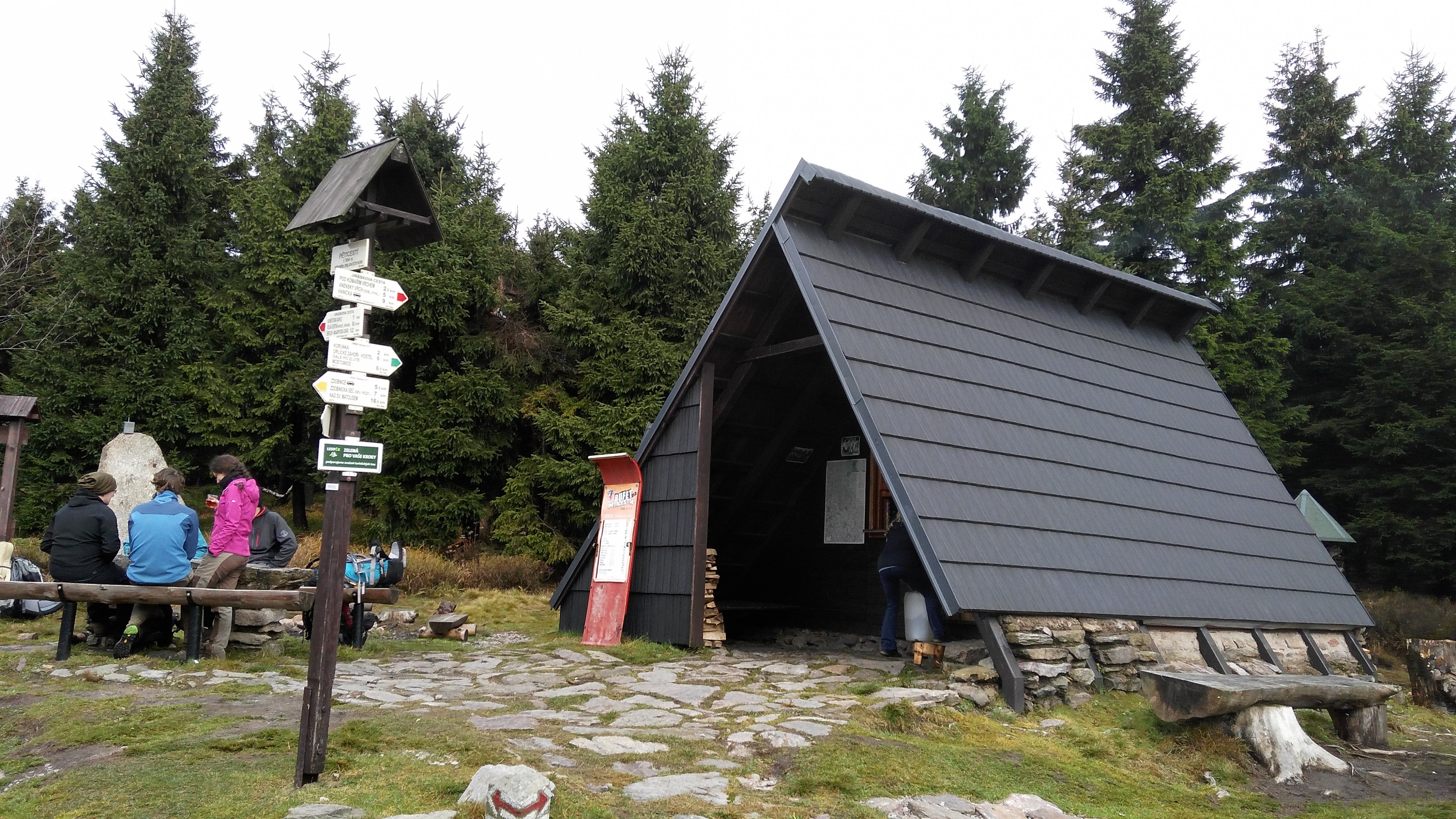 Občerstvení Na Pěticestí foto 2