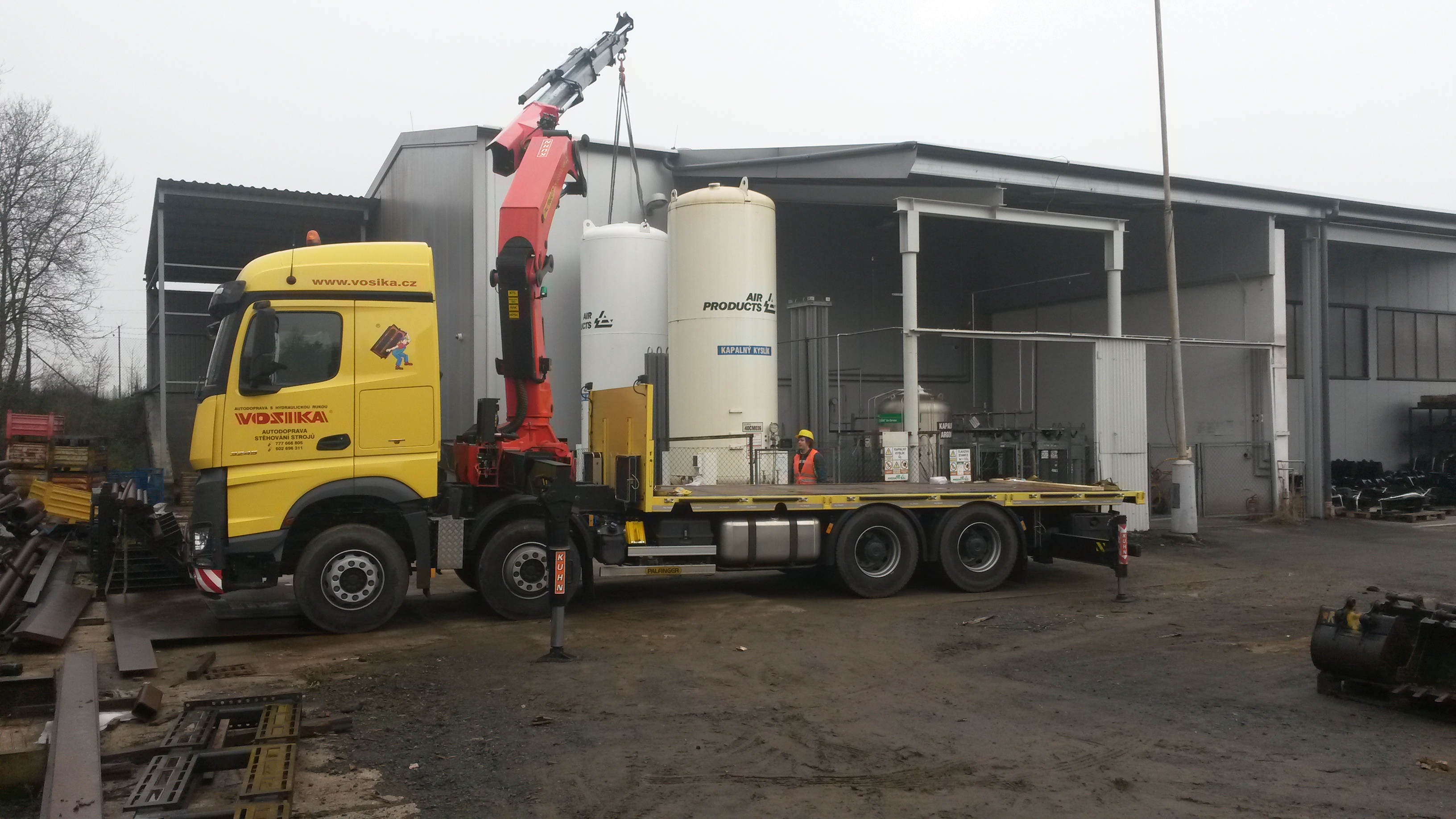 VOSIKA TRANS s.r.o. - Autodoprava s hydraulickou rukou foto 3