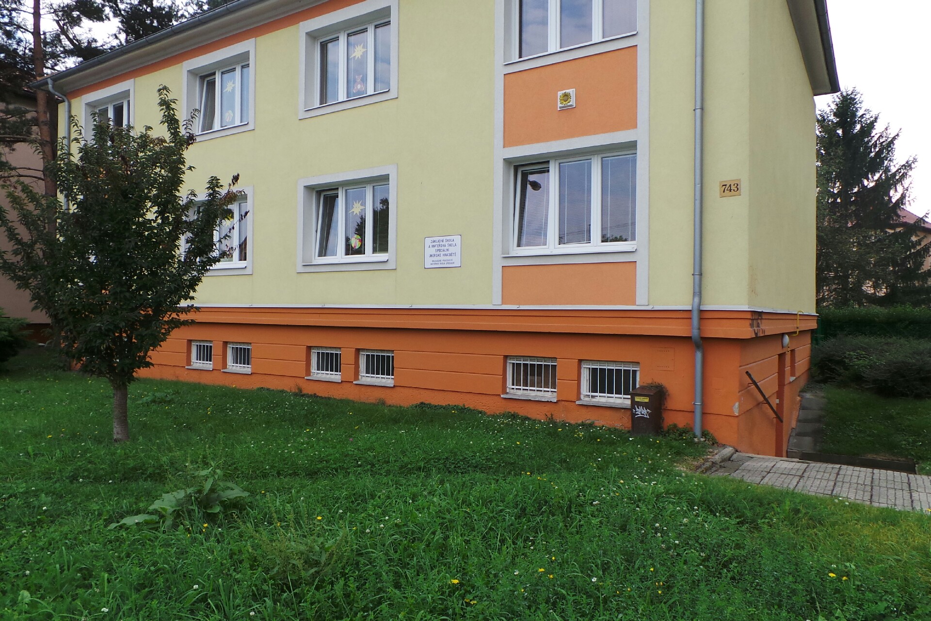 Základní škola a Mateřská škola Uherské Hradiště, Šafaříkova