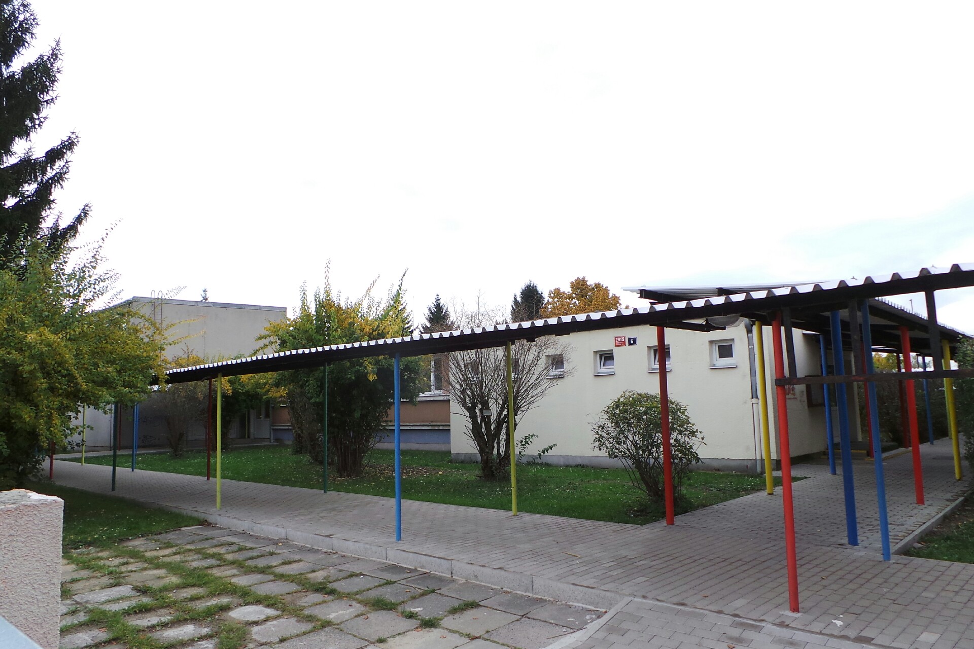 Základní škola, Praha 10, Břečťanová 2919/6