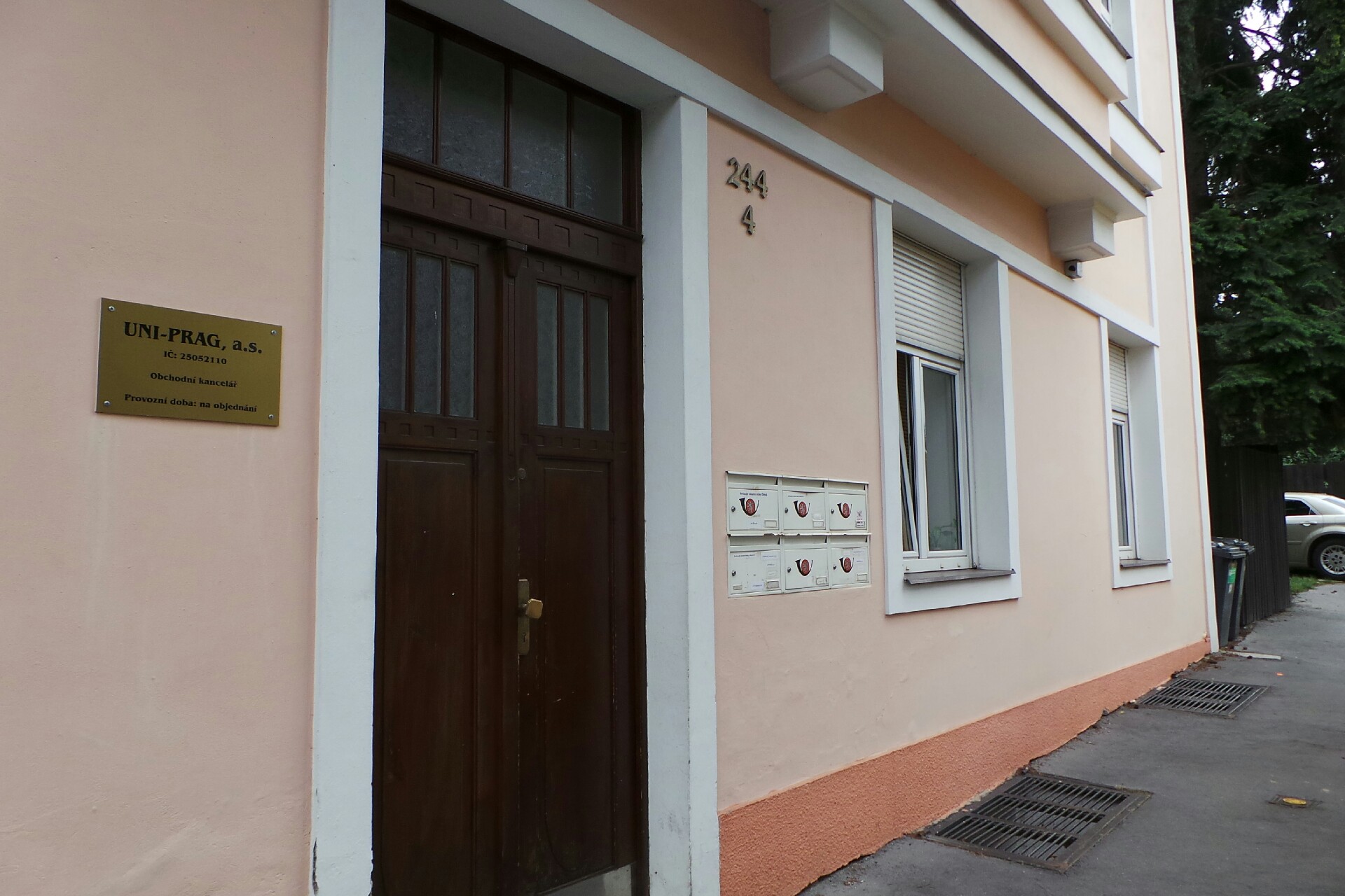UNI - PRAG, a.s.