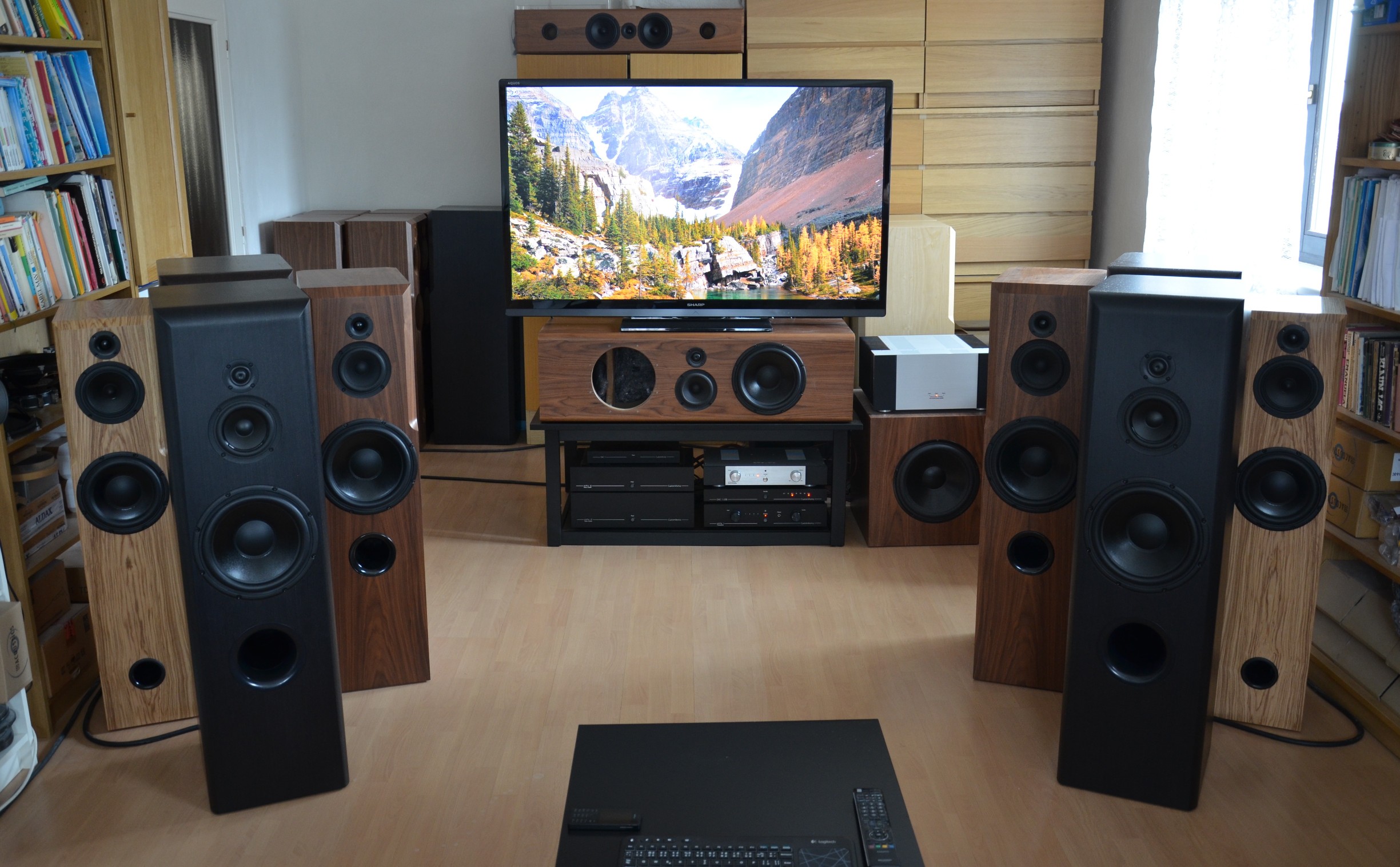 Prodej audiovizuální elektroniky ve žlutém domě foto 5