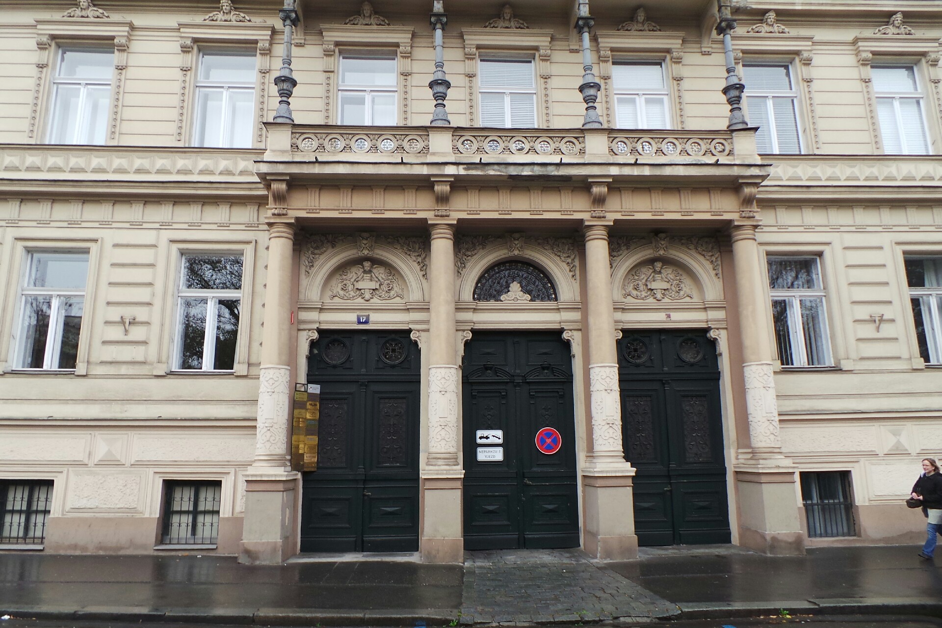 1. Cukerní společnost Praha, s.r.o.