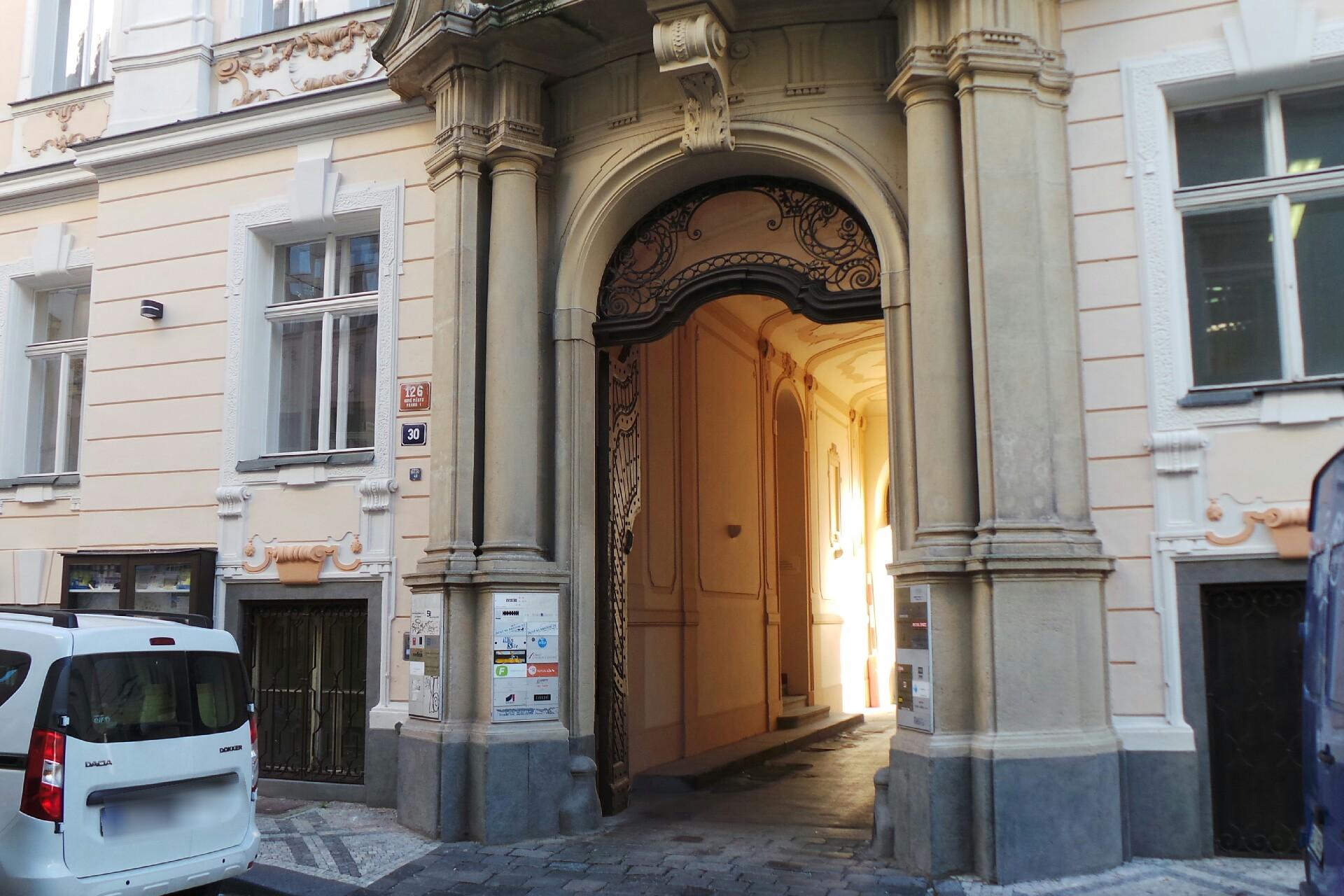 Mgr. Pavla Brennan Kahounová