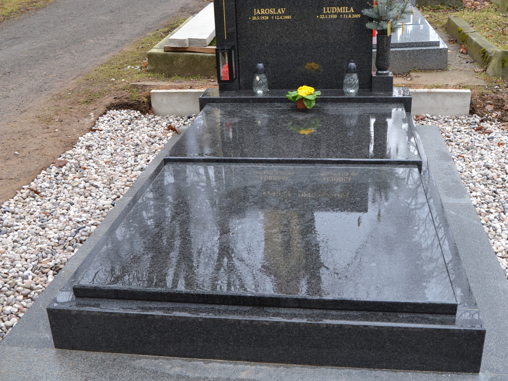 Pohřební služba Bouší a Ponížil foto 3