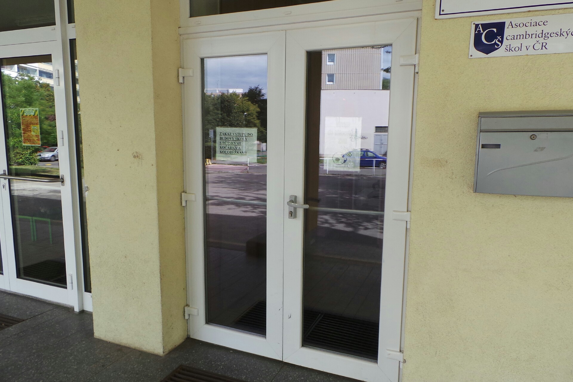 První jazyková ZŠ v Praze 4