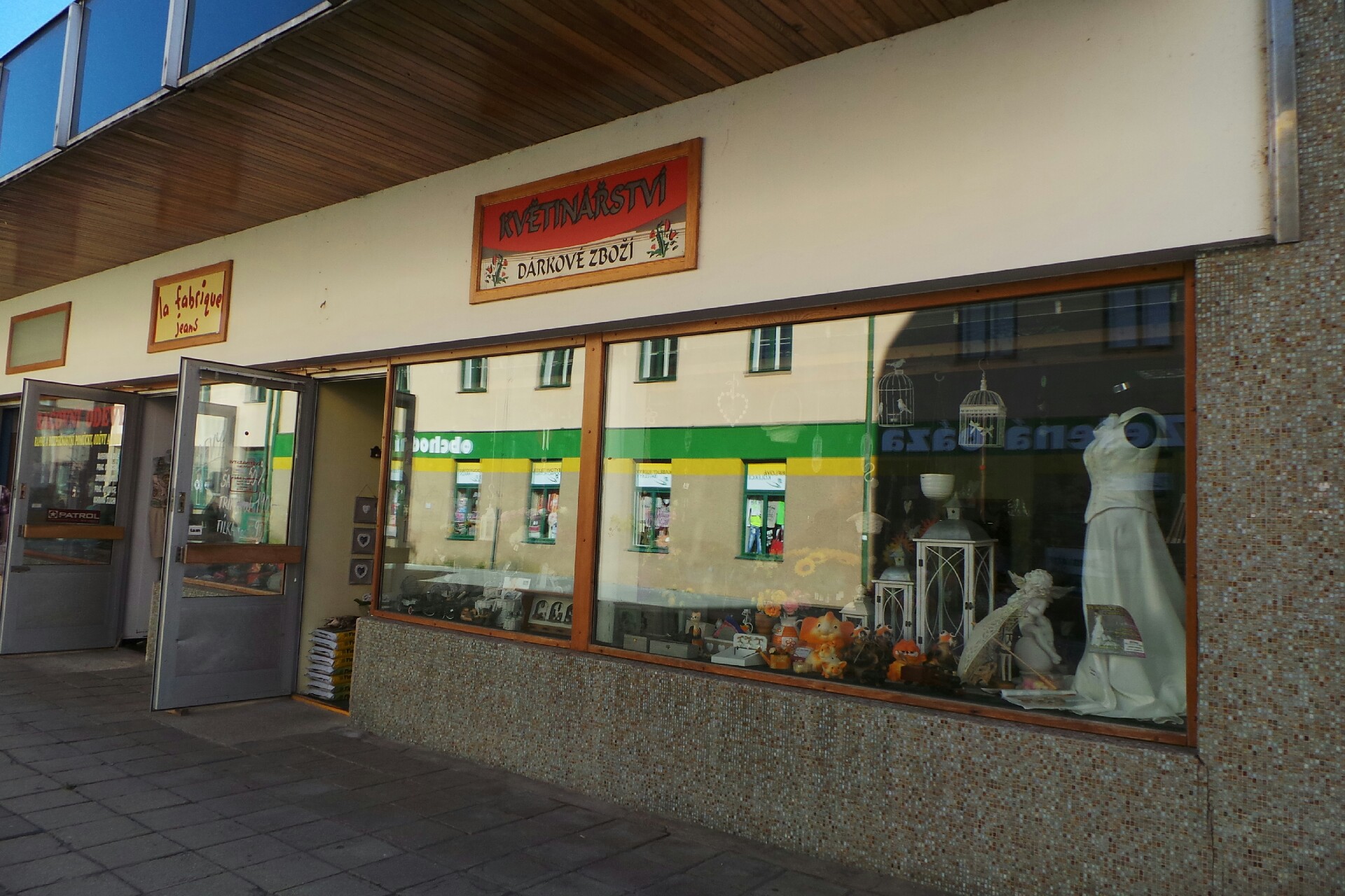 KVĚTINY - DÁRKOVÉ ZBOŽÍ, s.r.o.