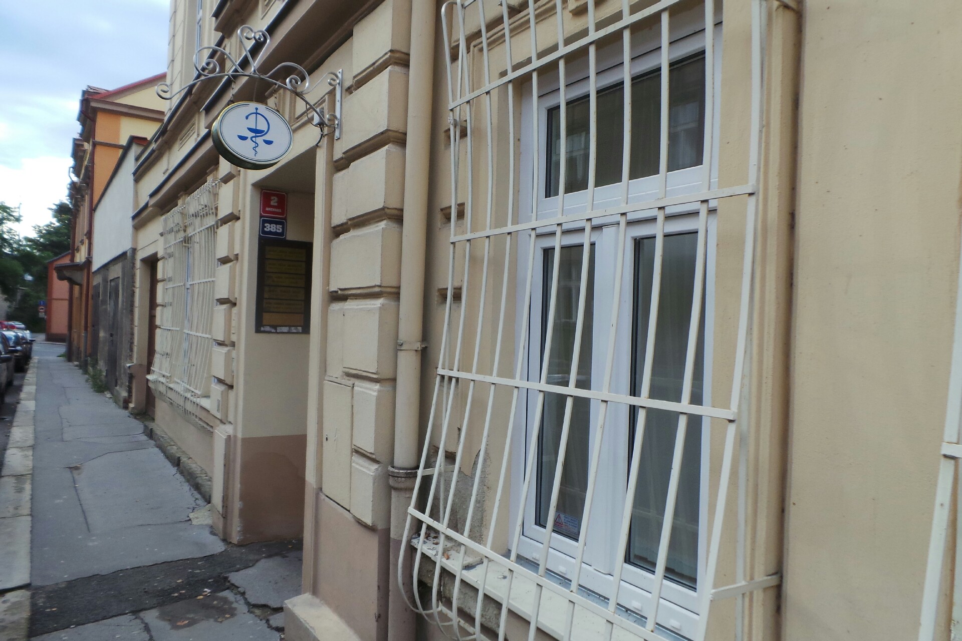 MUDr. Alena Charouzdová