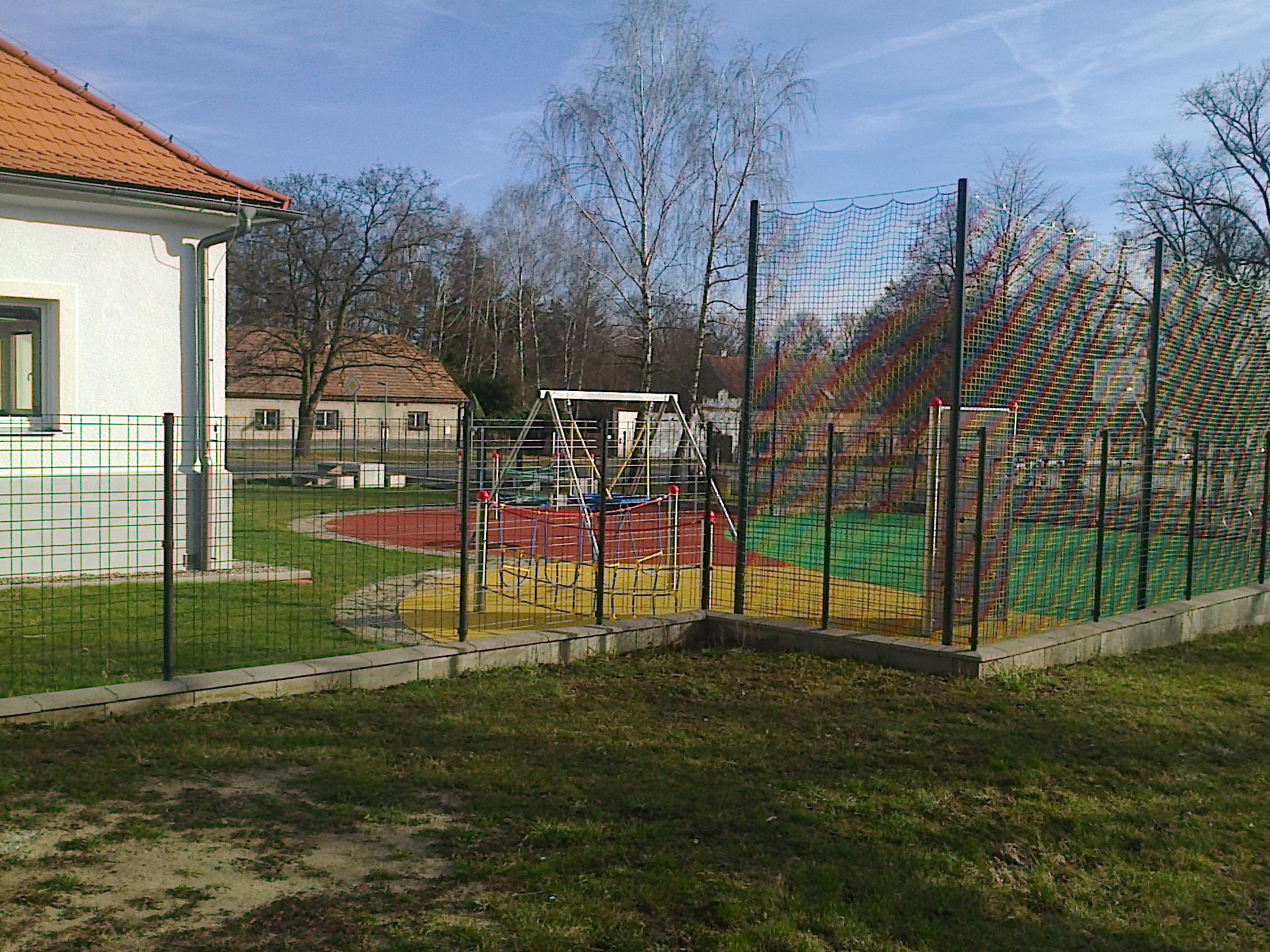 ZŠ a MŠ Zlatníky-Hodkovice foto 2