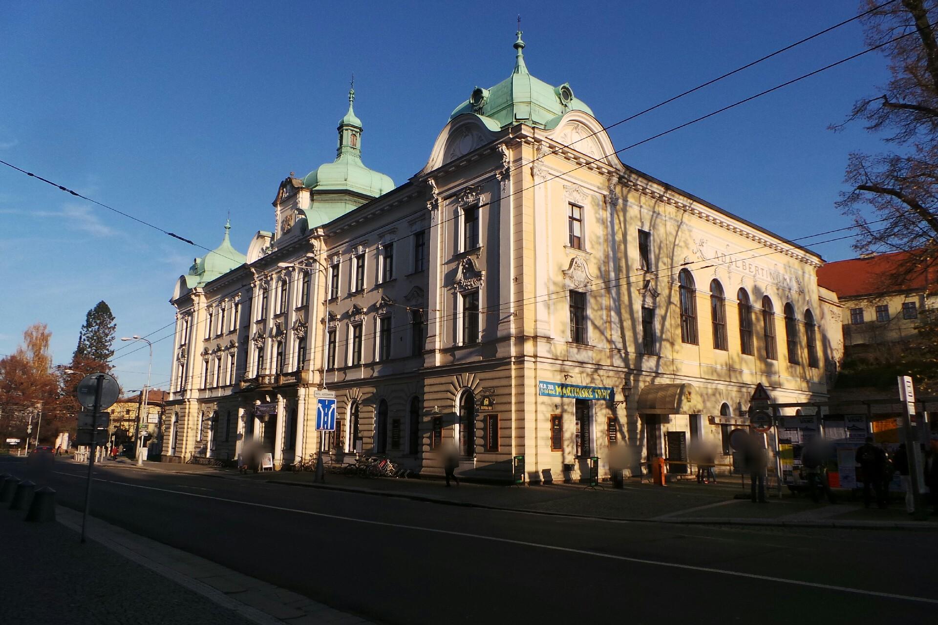 Hradecká kulturní a vzdělávací společnost