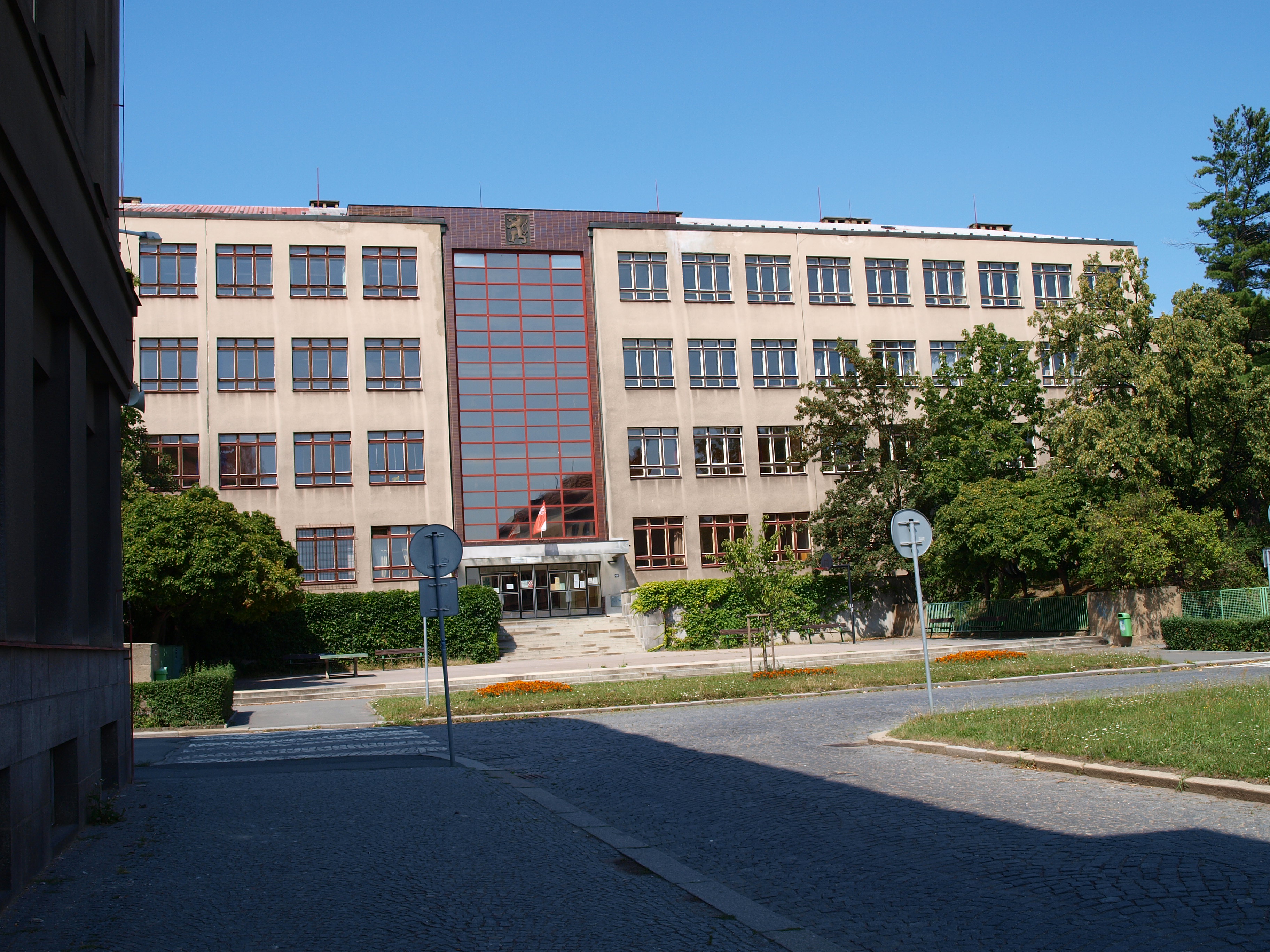 Gymnázium Václava Beneše Třebízského Slaný foto 2