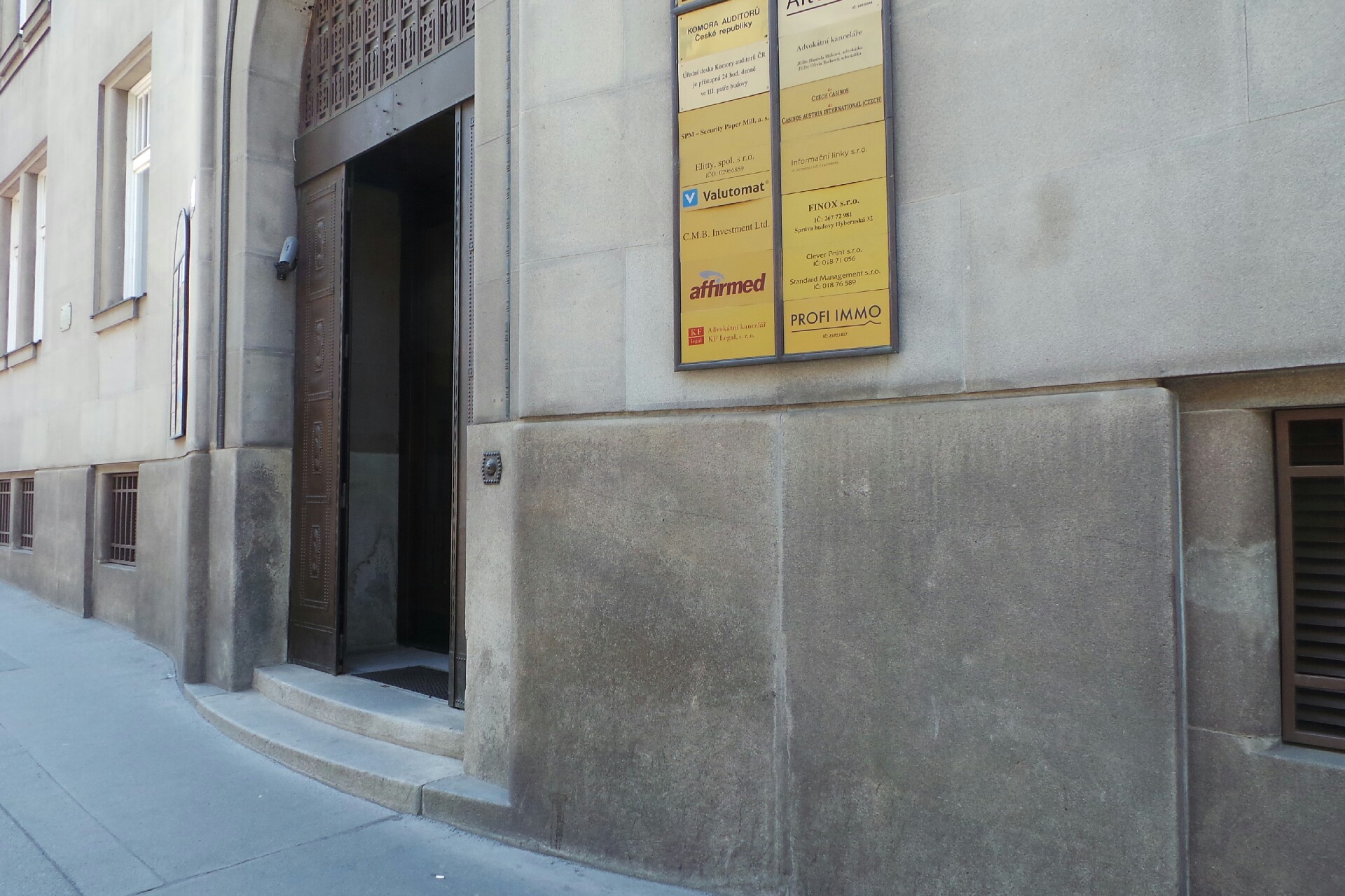 Mgr. Barbora Chalašová, advokát