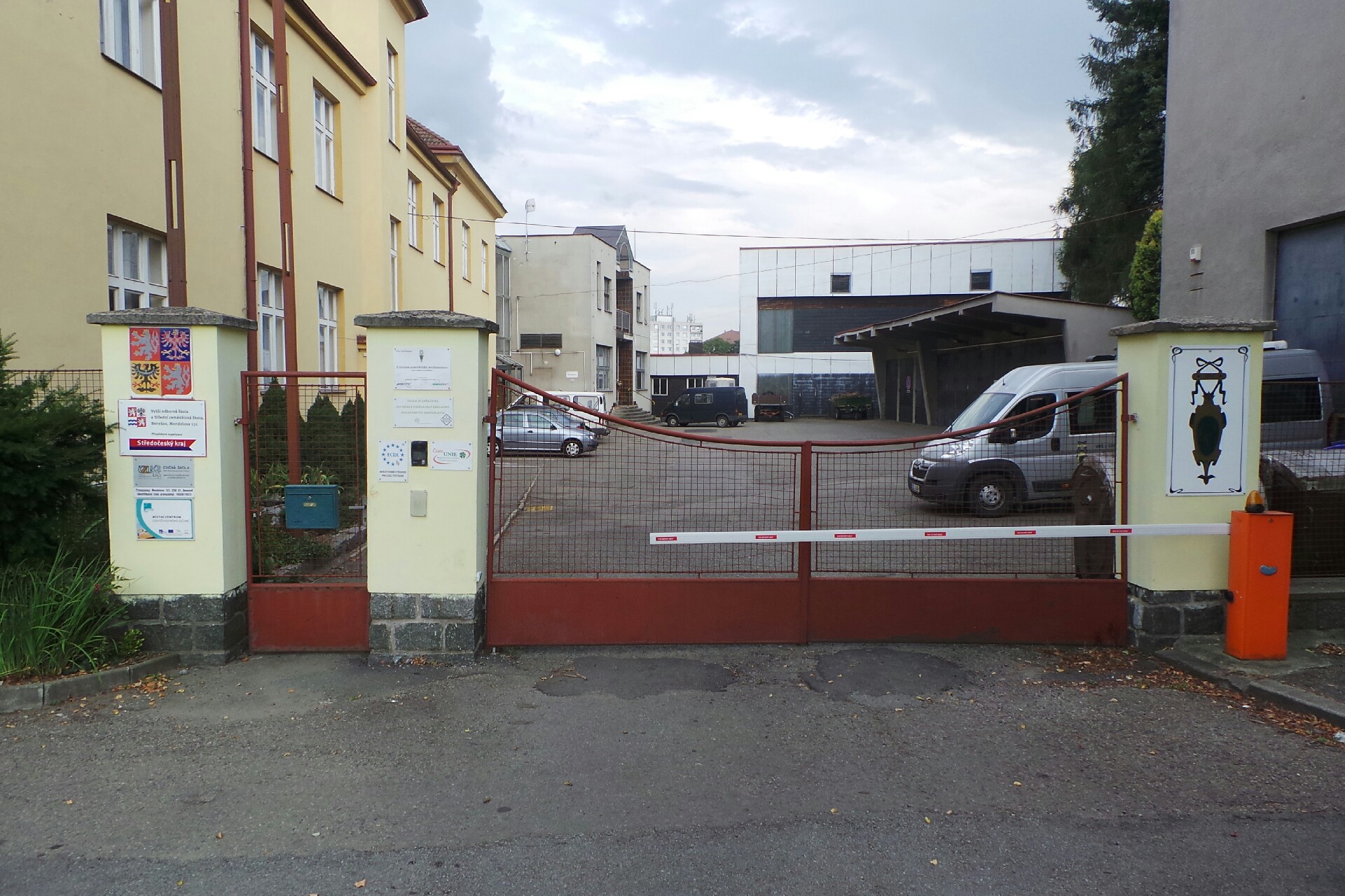 VOŠ a SZeŠ, Benešov