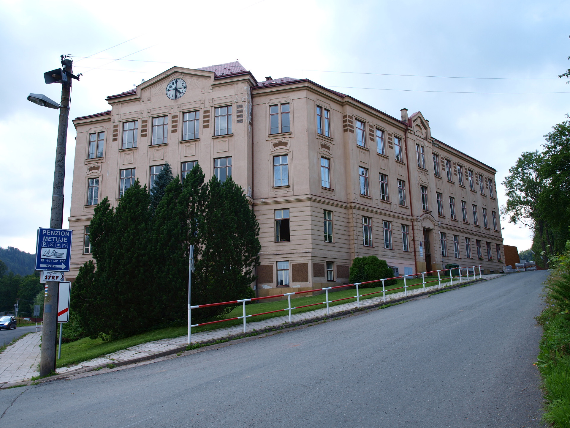 Městská knihovna v Teplicích nad Metují