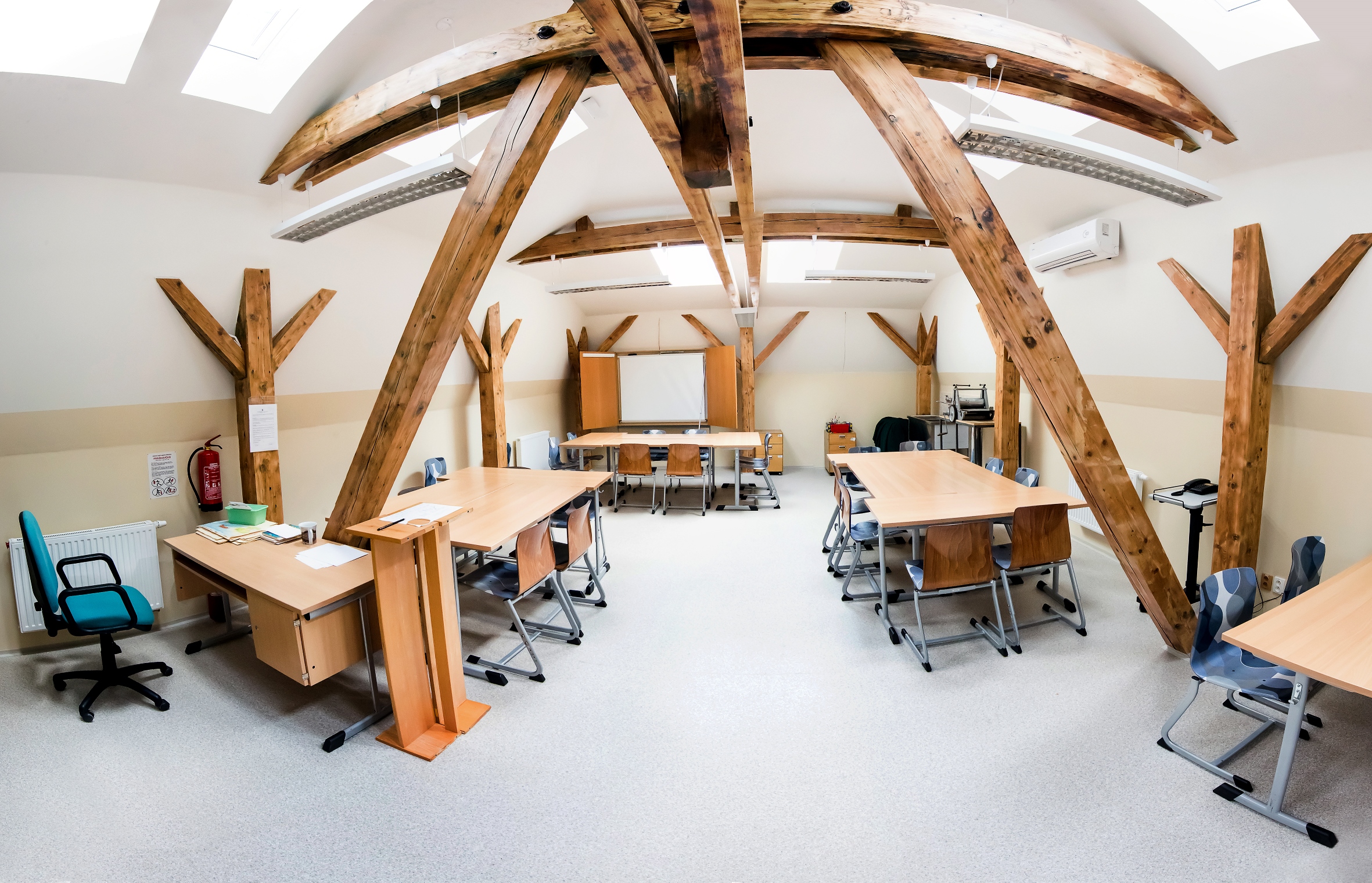 Gymnázium, České Budějovice, Česká 64 foto 6