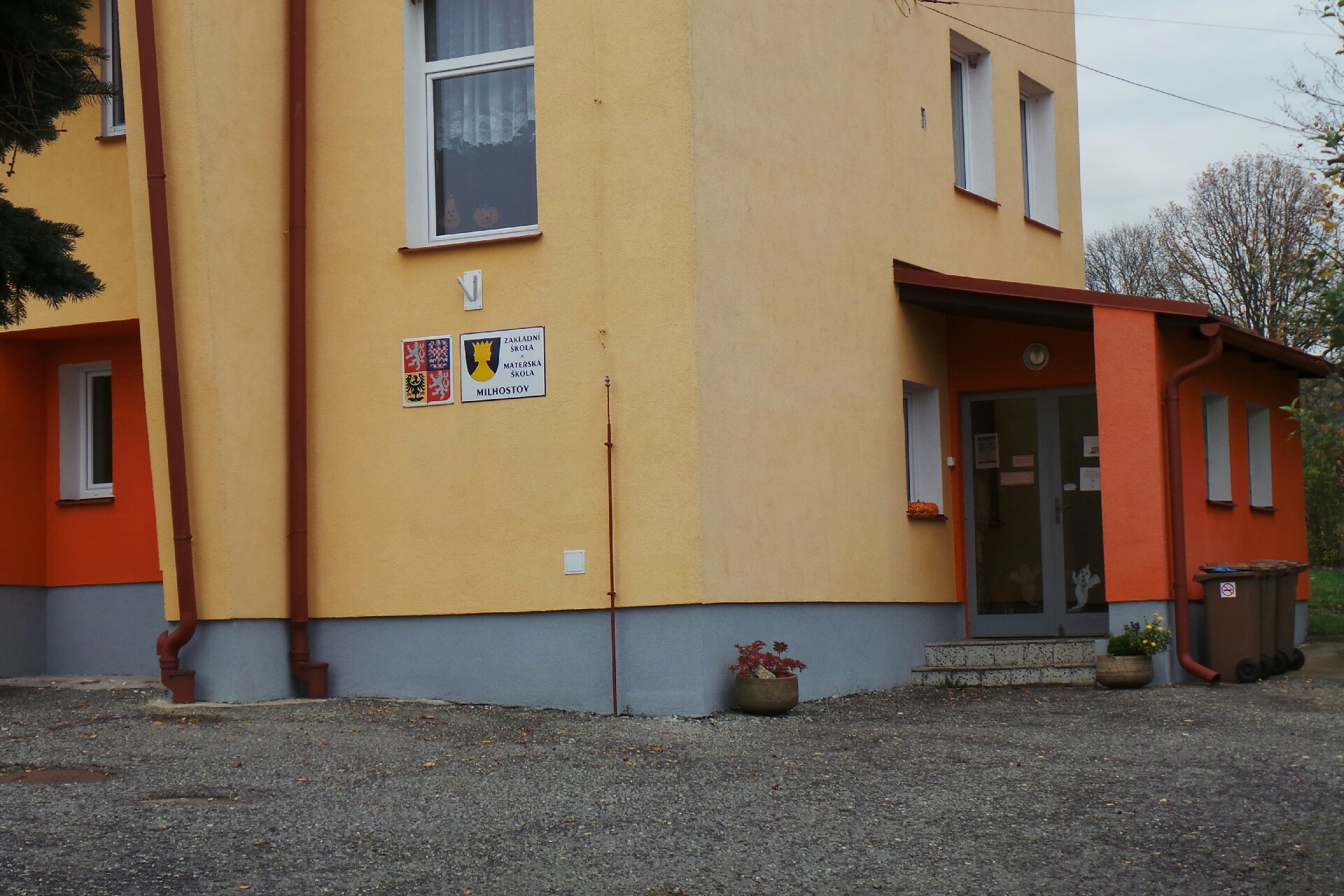 ZŠ Milhostov