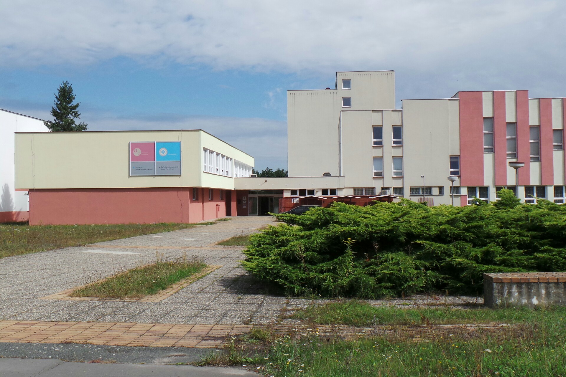 Střední zdravotnická škola Pardubice - domov mládeže