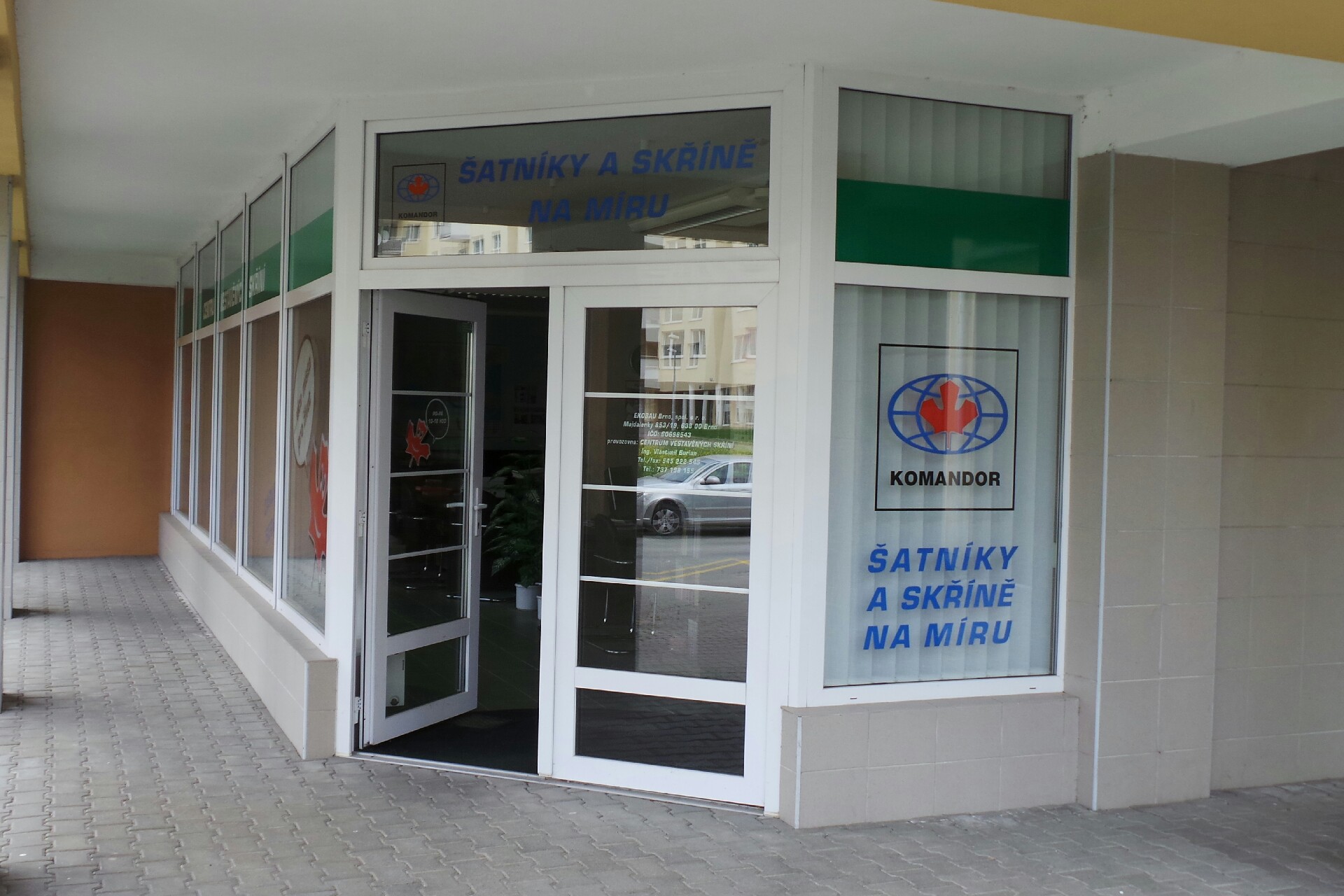 Centrum vestavěných skříní - EKOBAU Brno, spol. s r.o.