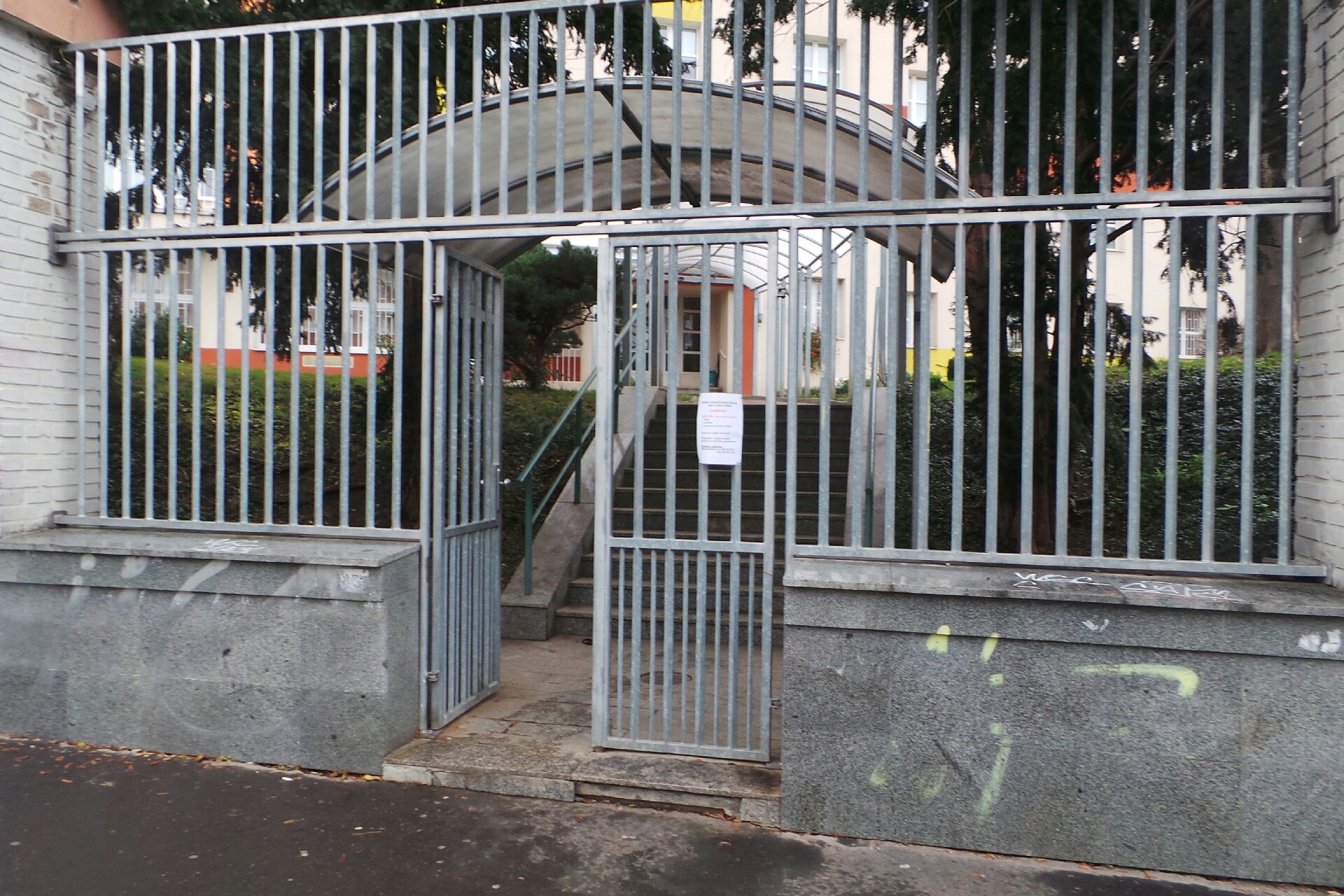 Ústav jazyků a lékařské terminologie 3. LF - Univerzita Karlova