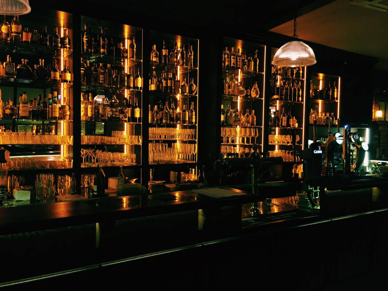 The ERIN`S FLAG Irish Pub foto 2