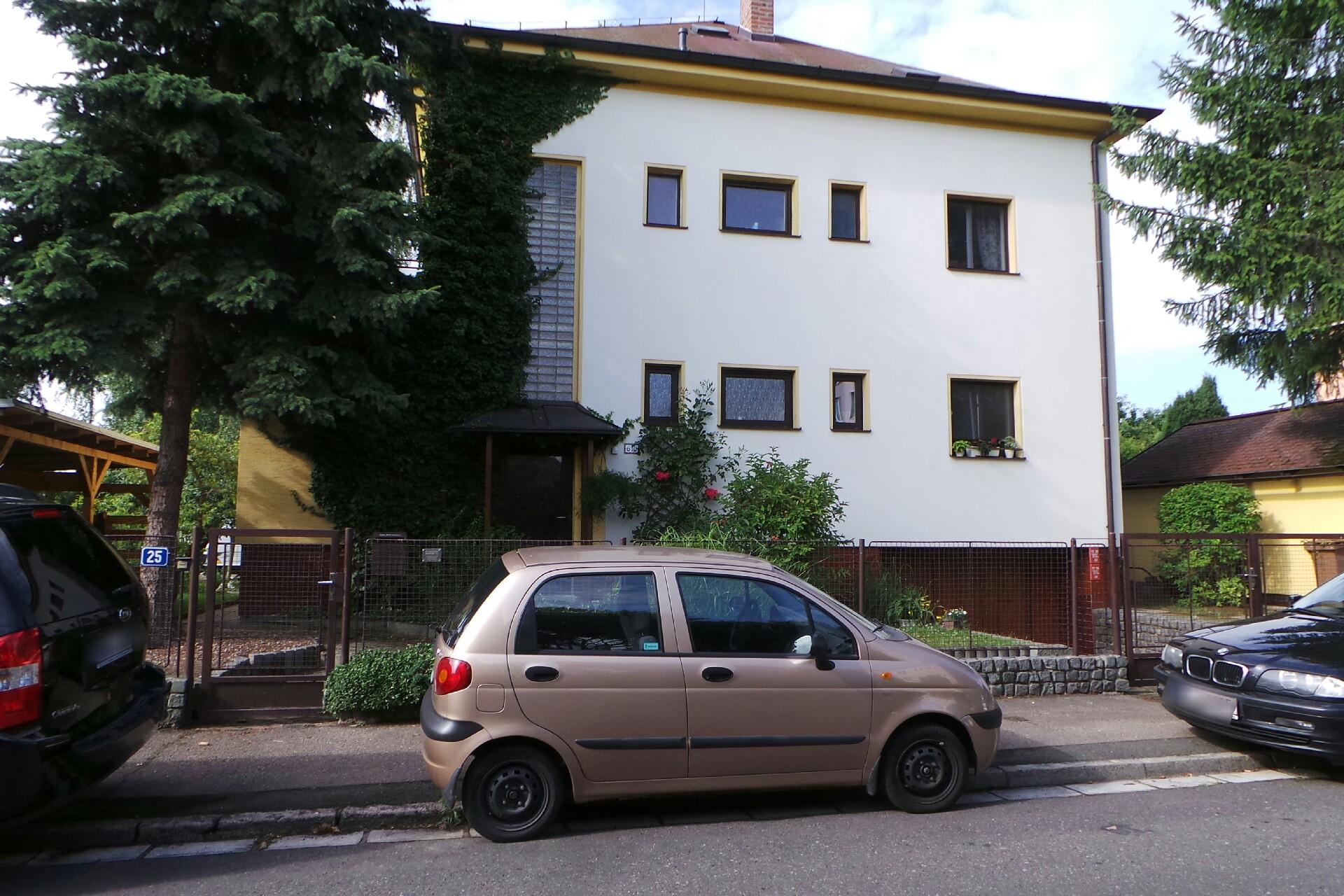 Hradecká servisní - mobilní domy