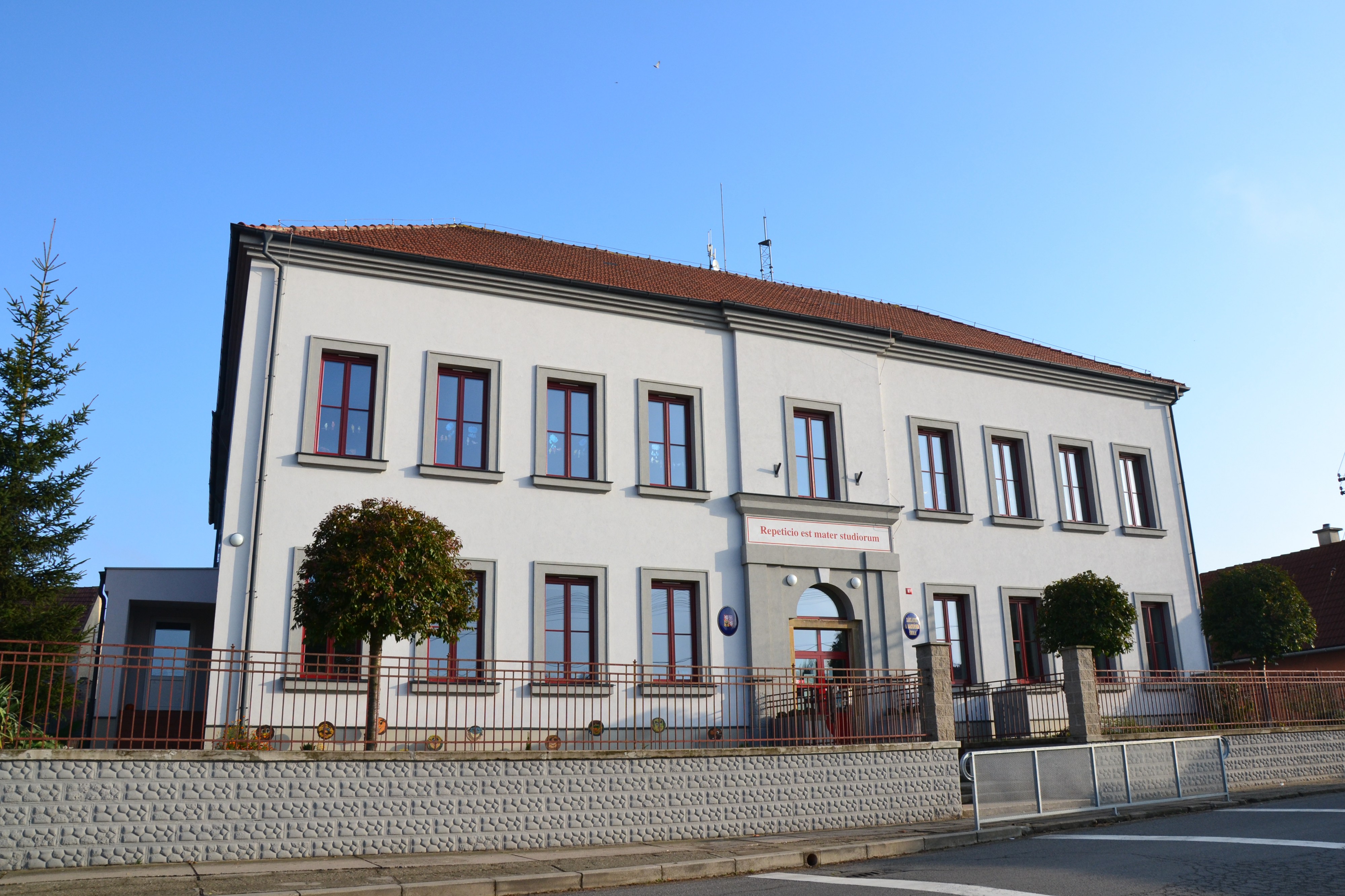 ZŠ a MŠ Kostelní Hlavno - Základní škola