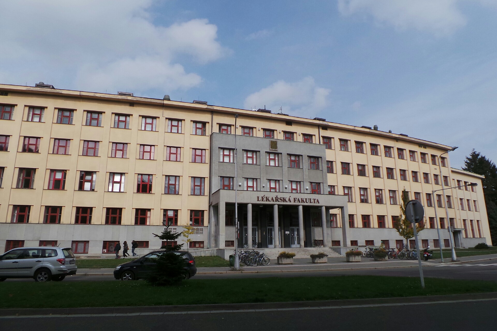 Ústav lékařské biofyziky Lékařské fakulty v Hradci Králové - Univerzita Karlova