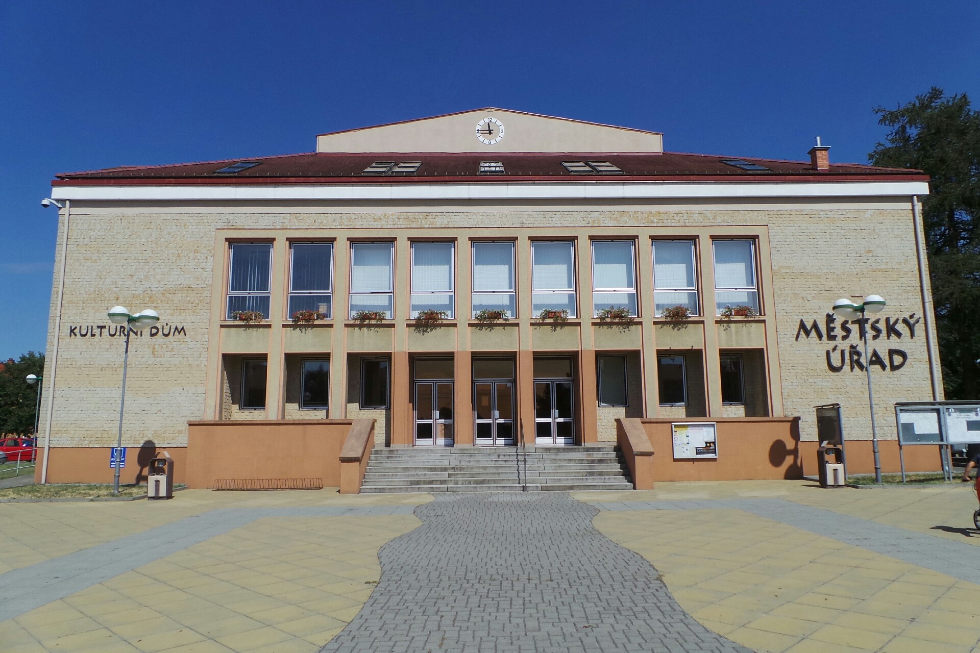 MÚ Dubňany - Odbor hospodářskosprávní