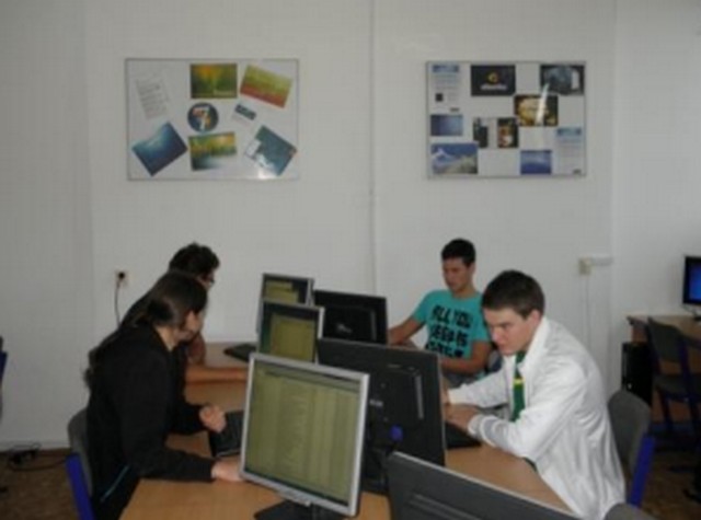 Střední škola spojů a informatiky foto 3