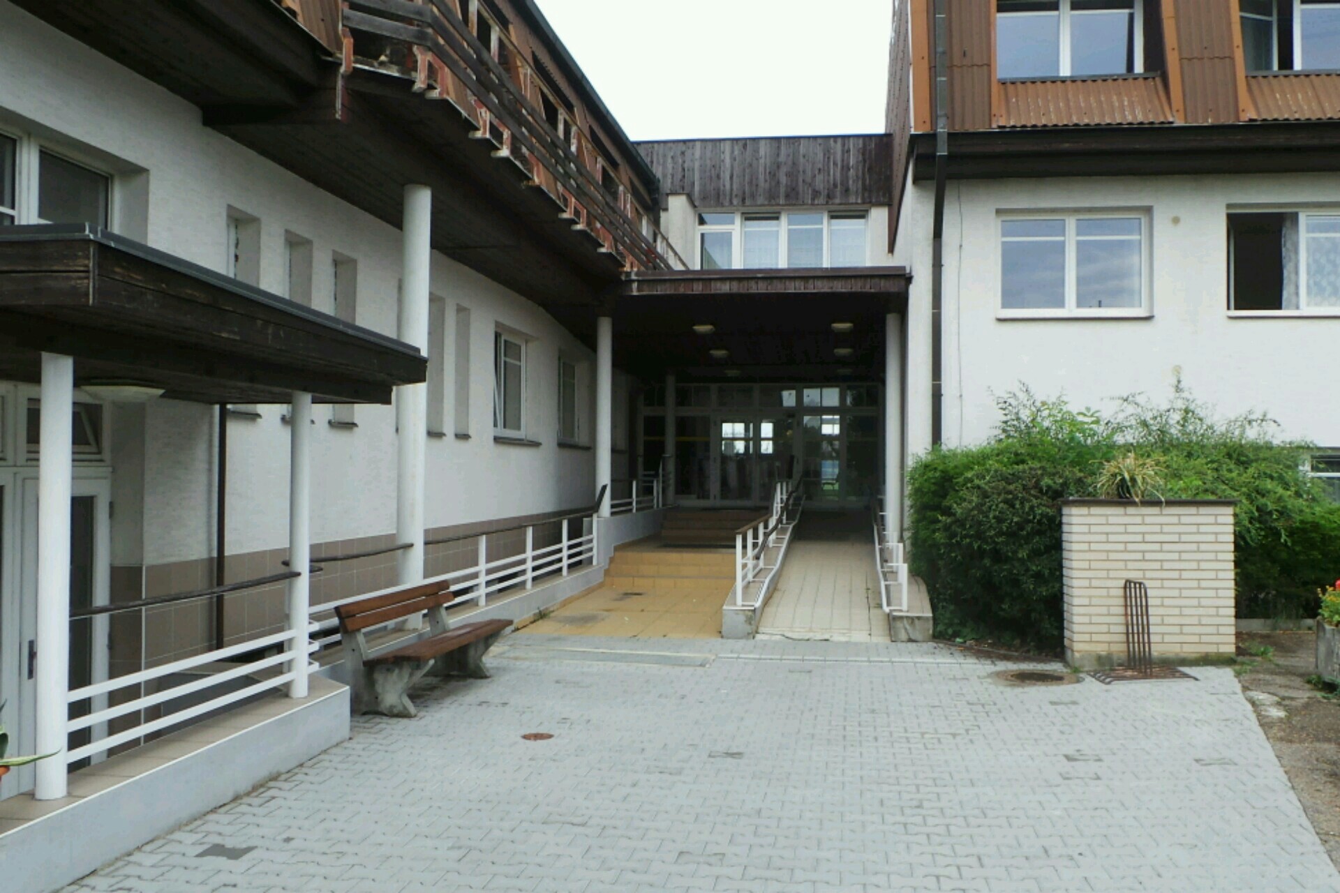 AMBULANCE 2010, s.r.o.