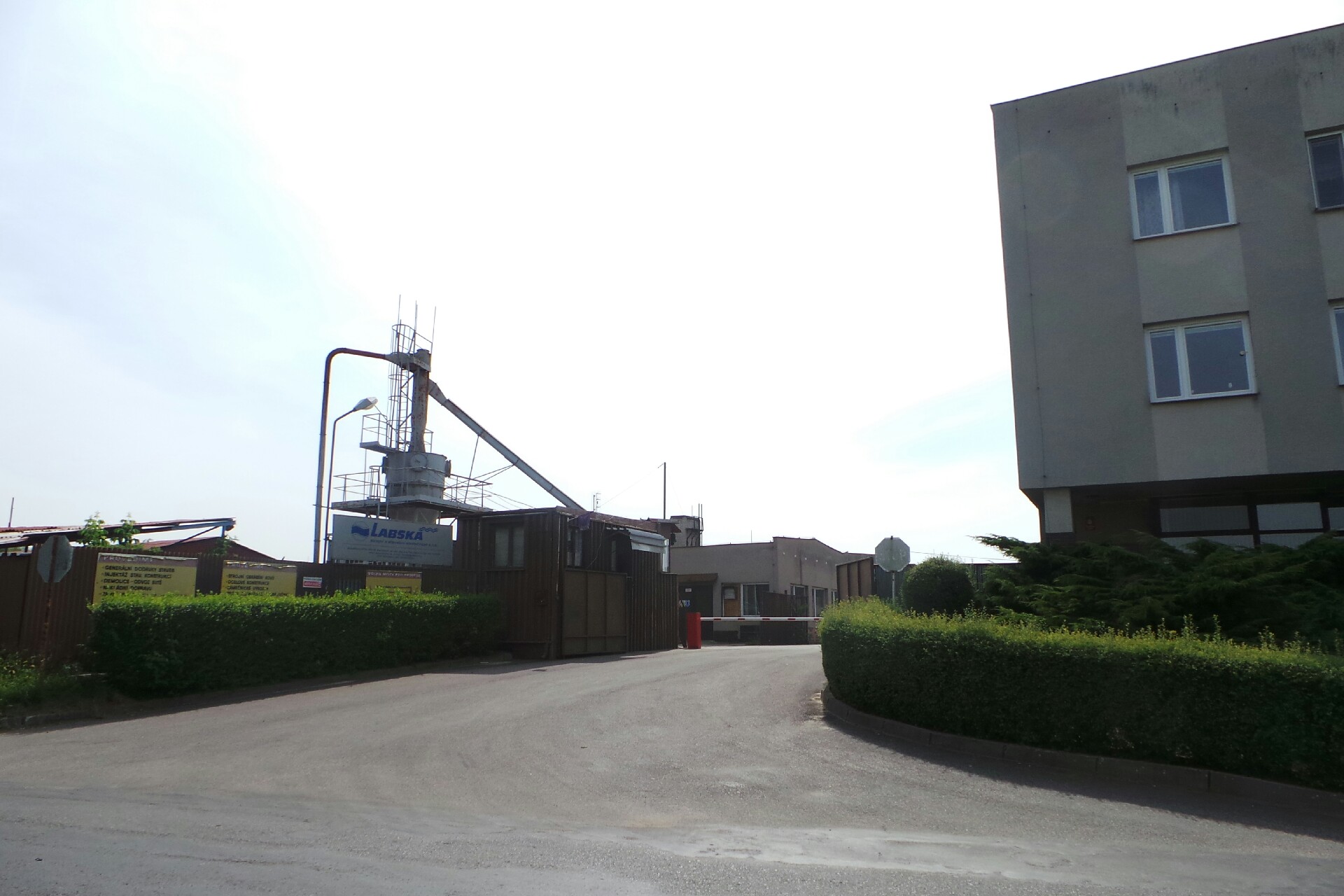 LABSKÁ, strojní a stavební společnost s.r.o. - Nákladní doprava