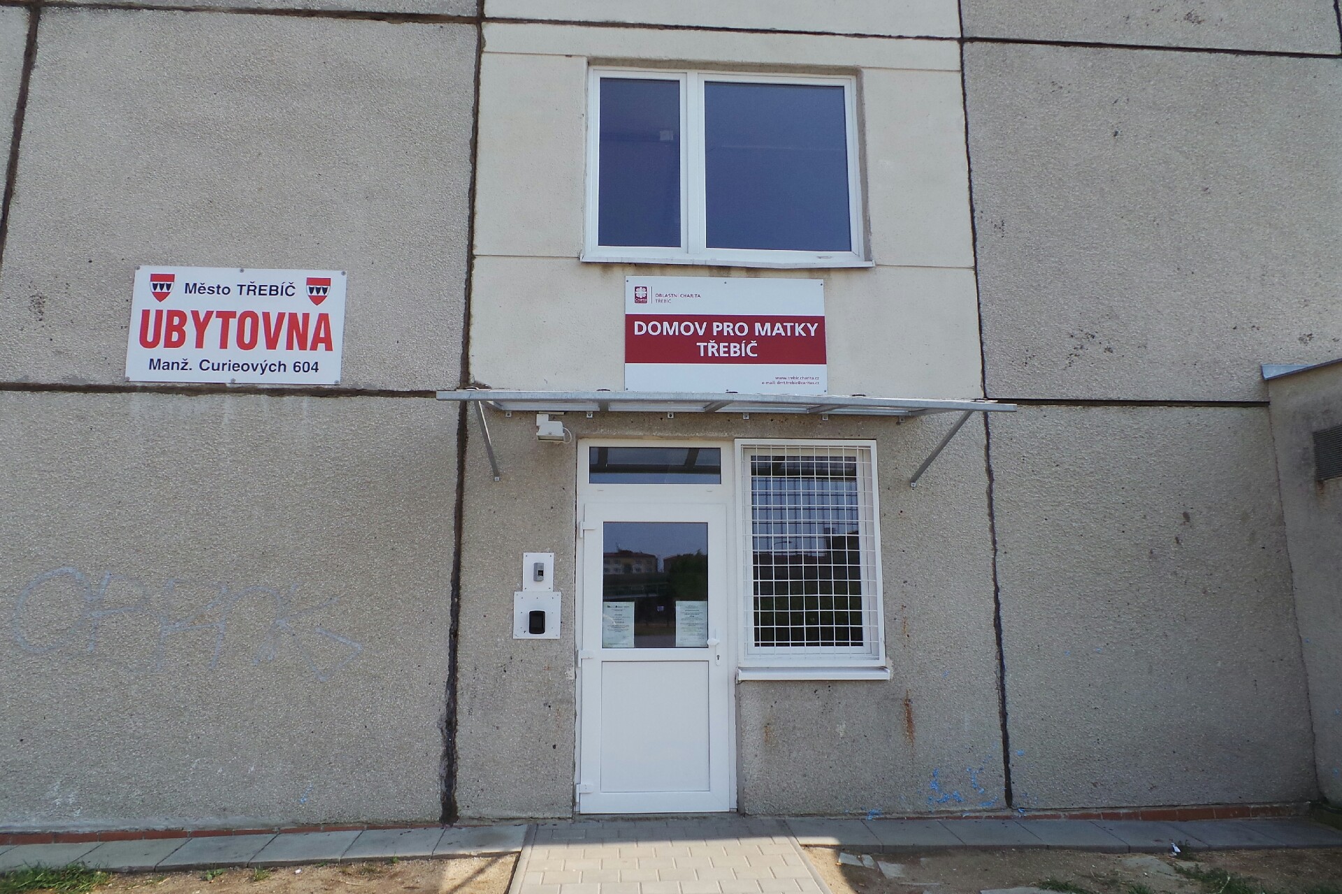 Oblastní charita Třebíč - Azylový dům pro rodiče s dětmi a ženy foto 1