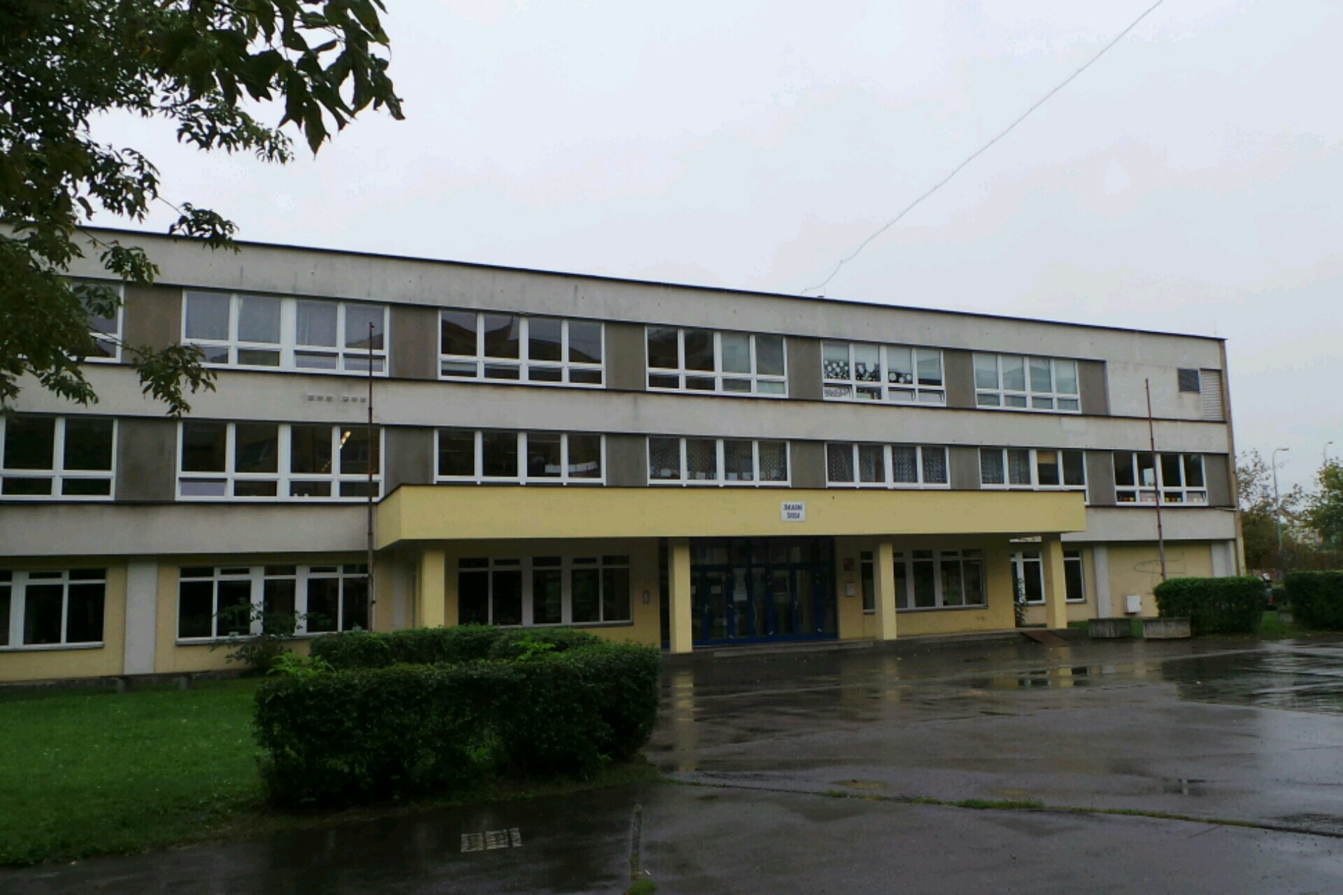 Školní jídelna Tupolevova foto 2