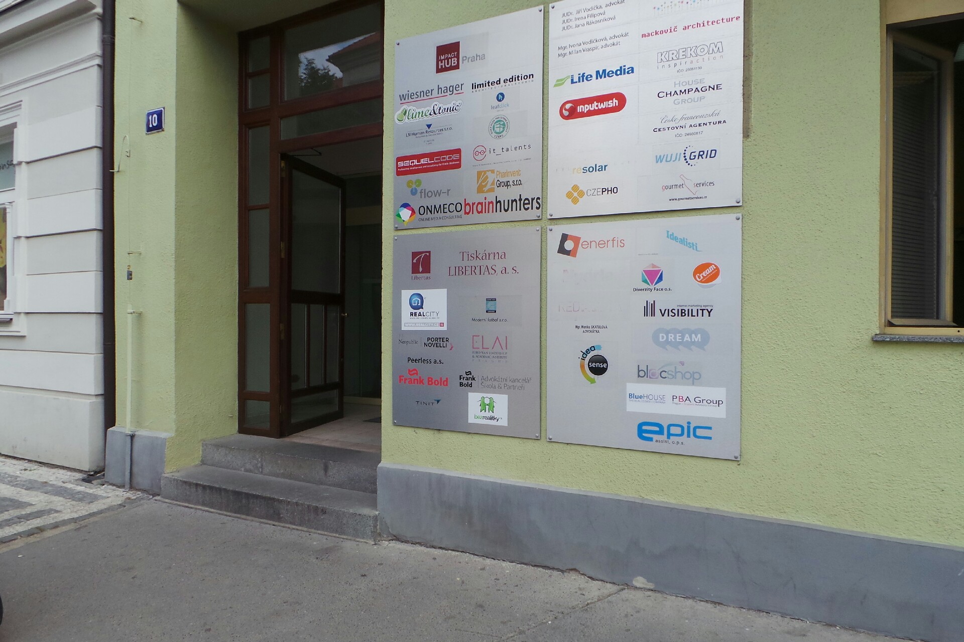 Mgr. Ivona Vodičková, advokátka