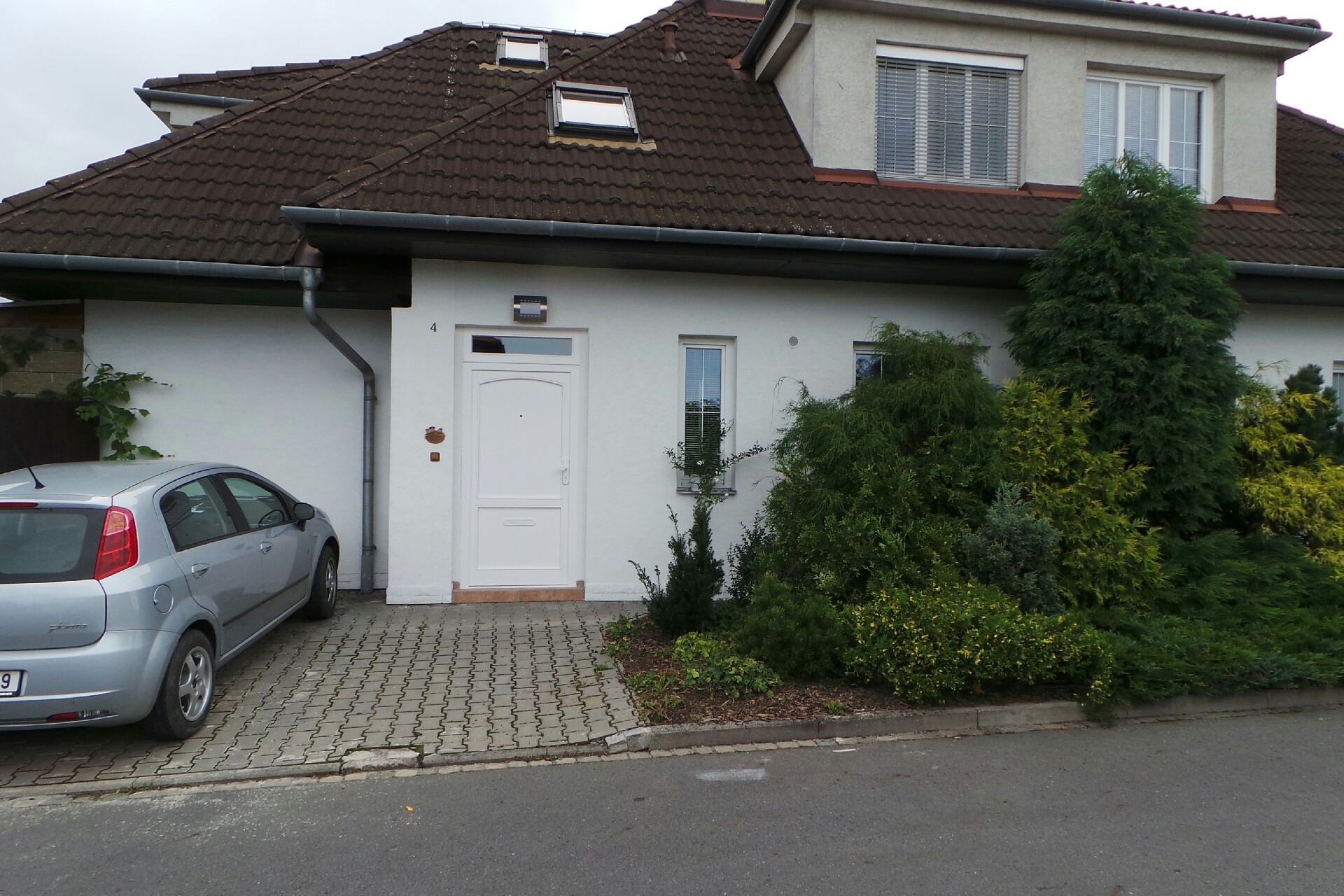 1 REALITY TREND s.r.o.