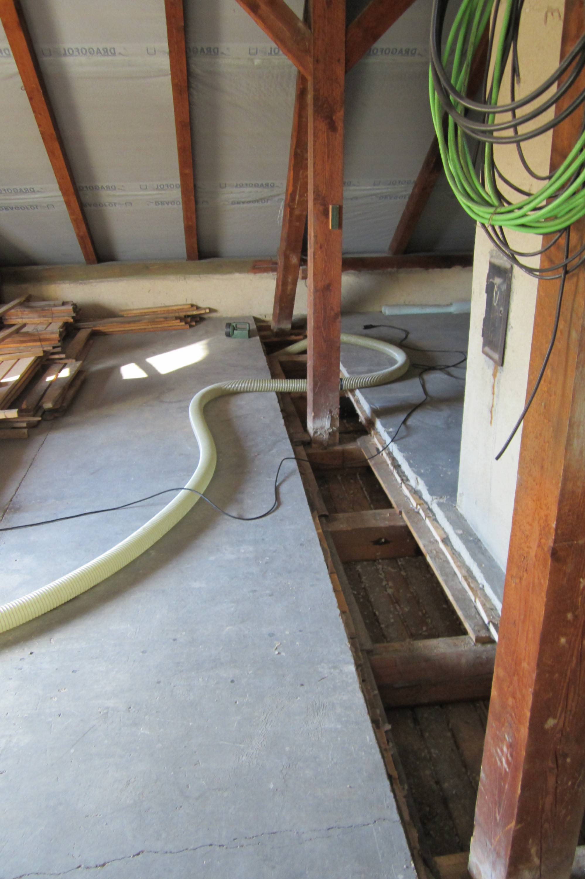 Foukaná izolace - IZOPOL foto 3