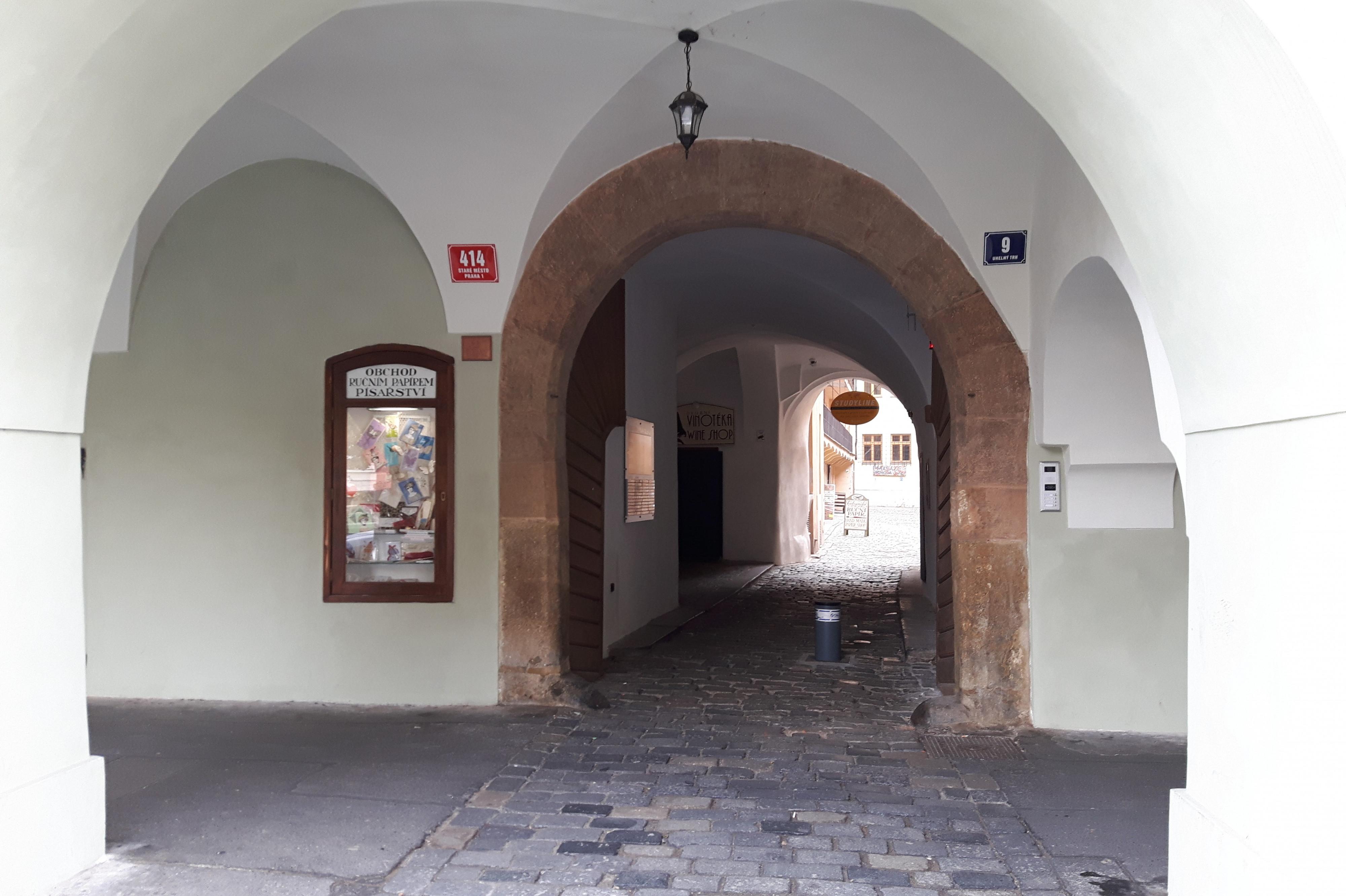 JUDr. Evelyna Lojdová, advokát