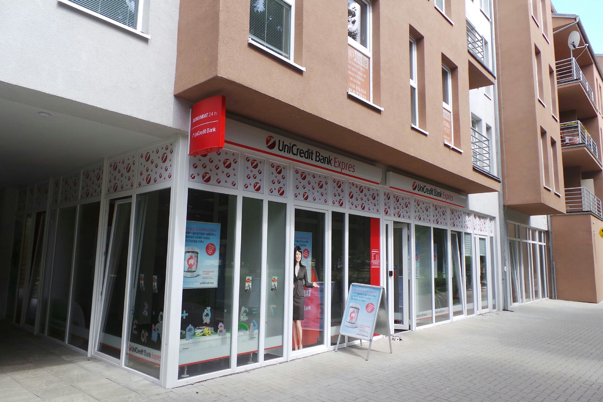 Bankomat UniCredit Bank Czech Republic foto 2