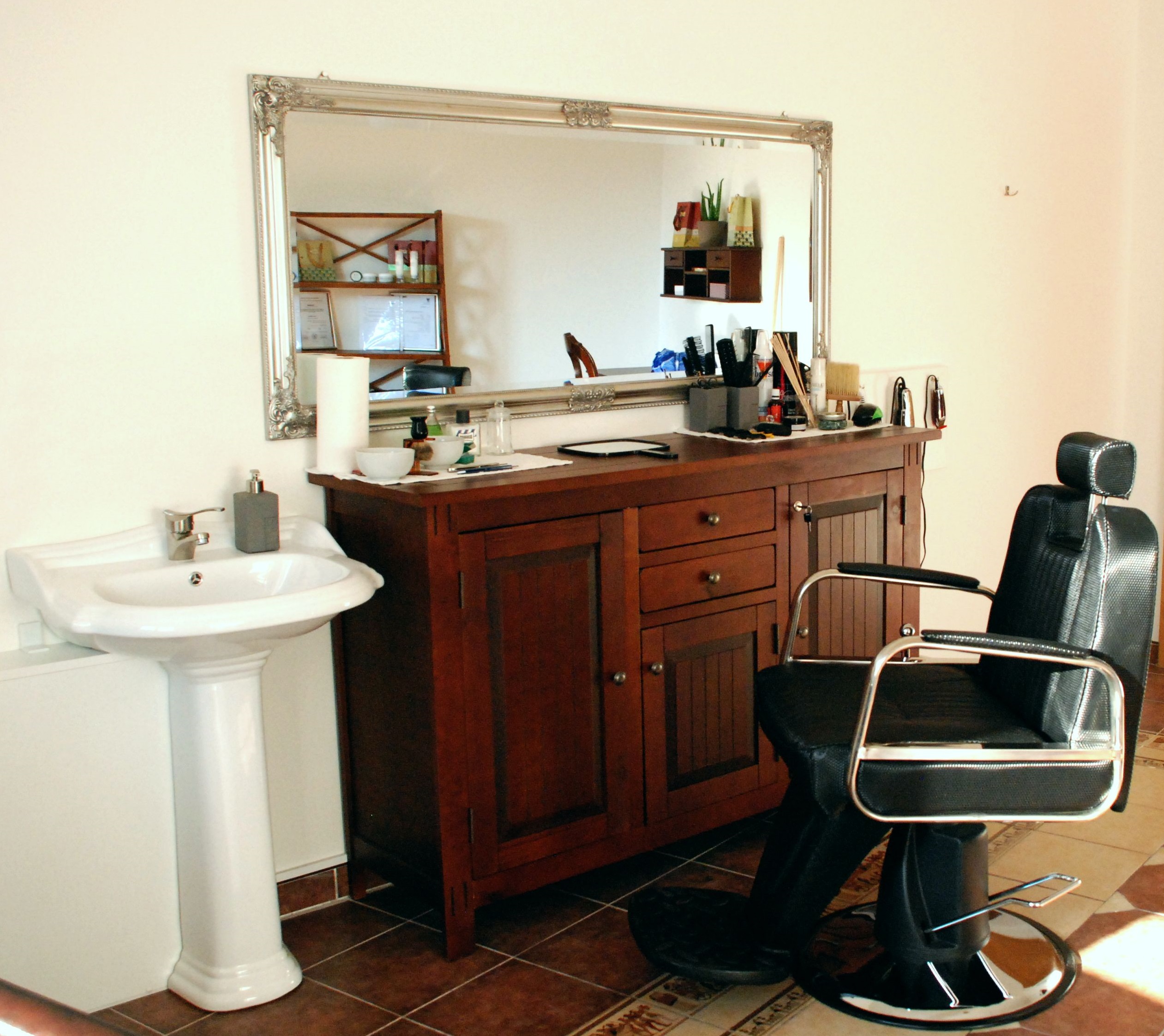 Lucy´s Barber Shop foto 2